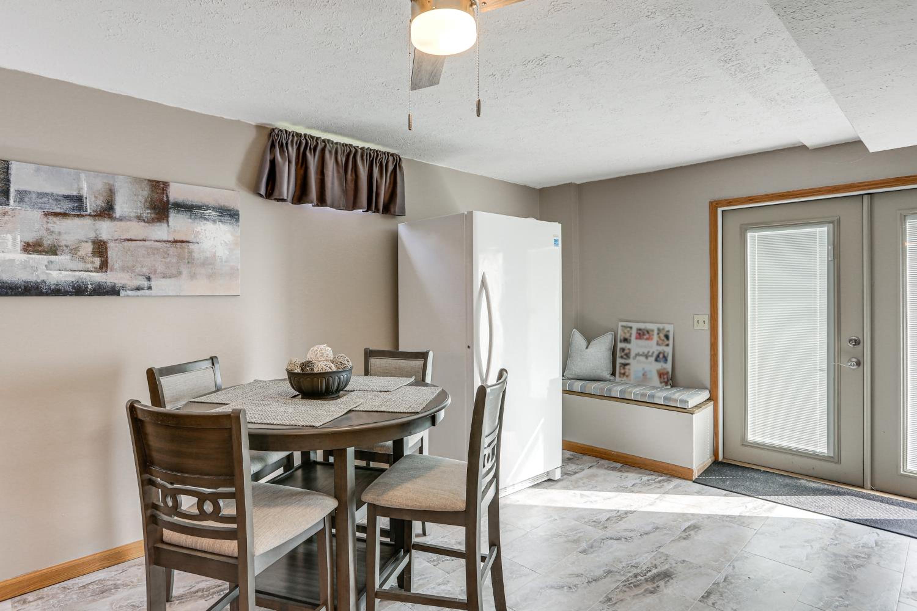 Work and Relax! Spacious Ontario Home with Pool