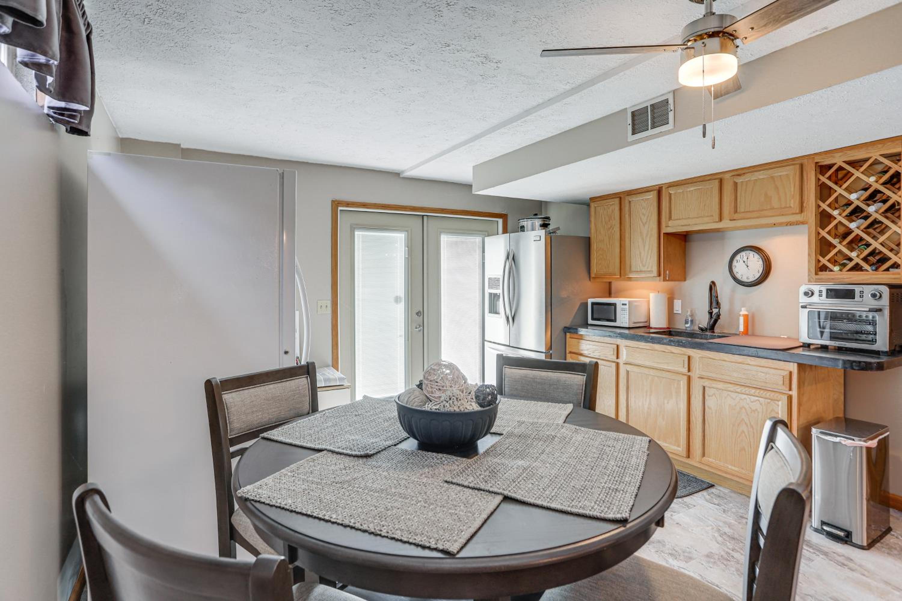Work and Relax! Spacious Ontario Home with Pool
