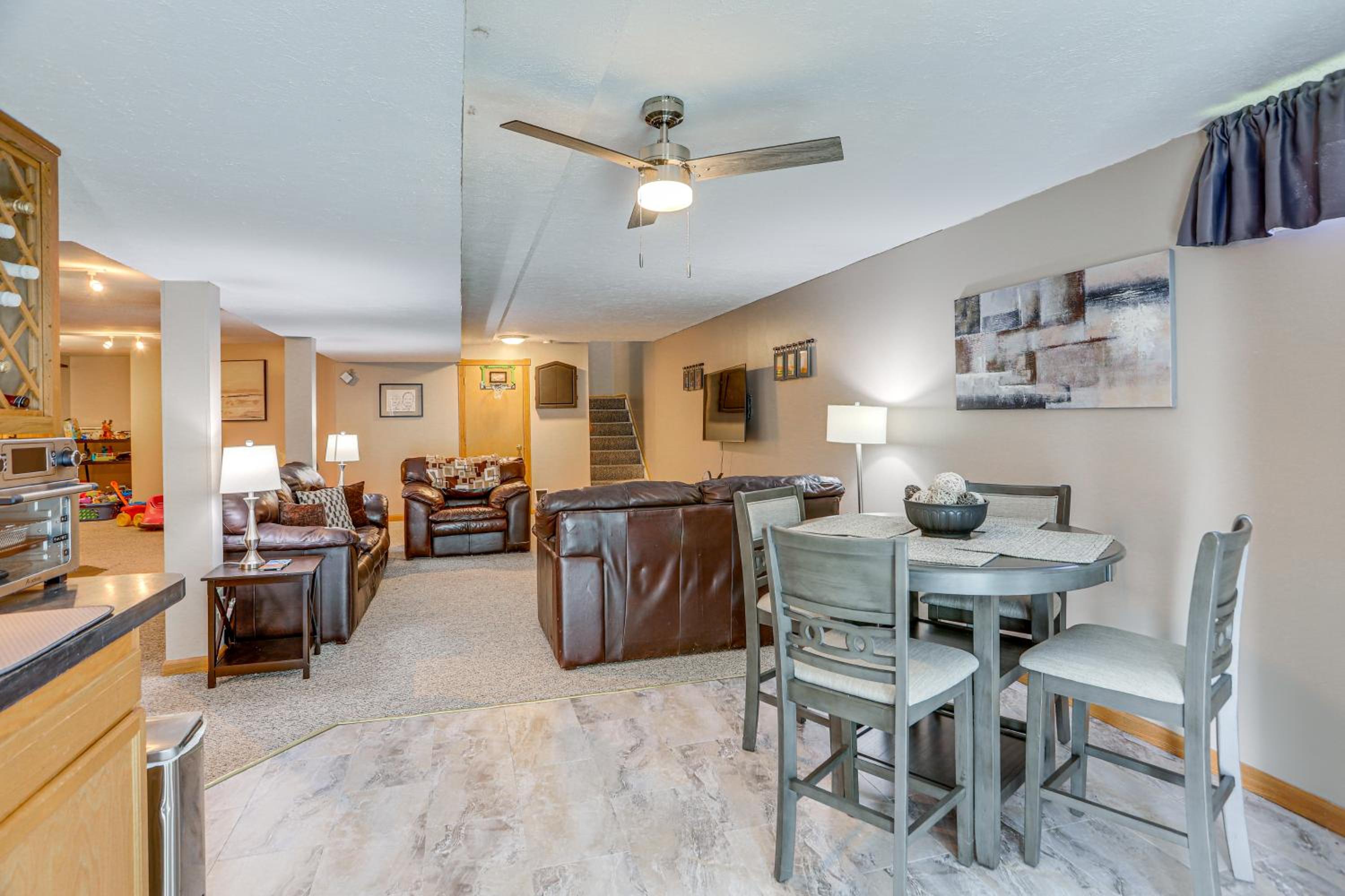 Work and Relax! Spacious Ontario Home with Pool