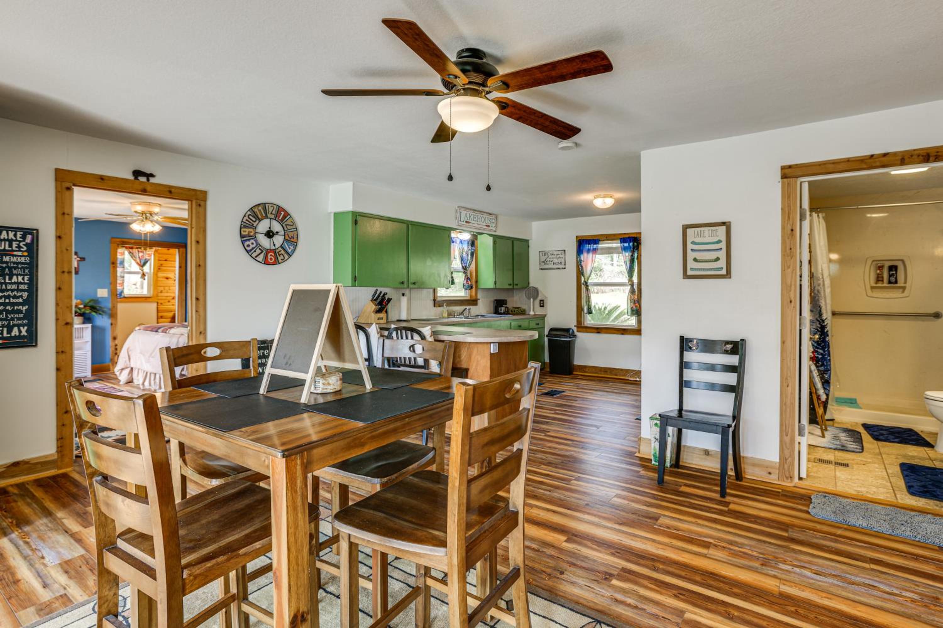 Kokomo Kove - Waterfront Country Texas Getaway