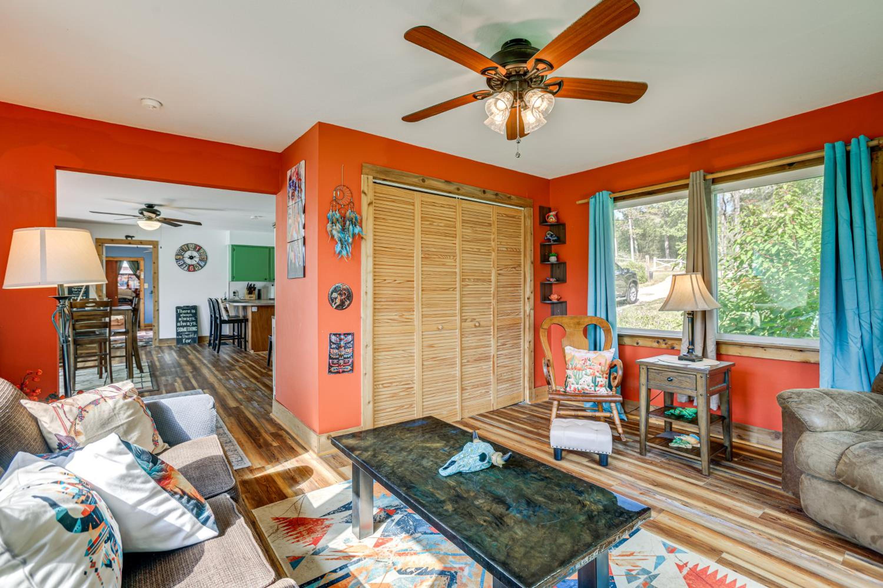Kokomo Kove - Waterfront Country Texas Getaway