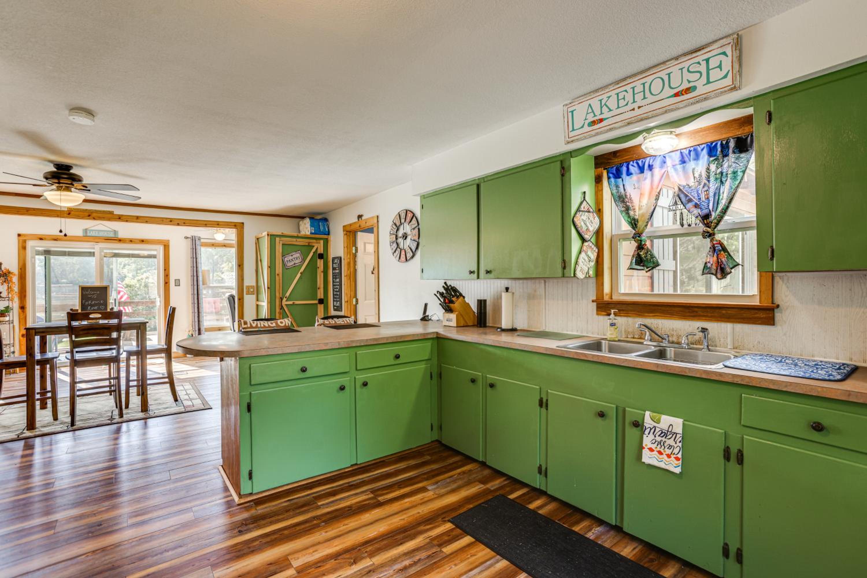 Kokomo Kove - Waterfront Country Texas Getaway