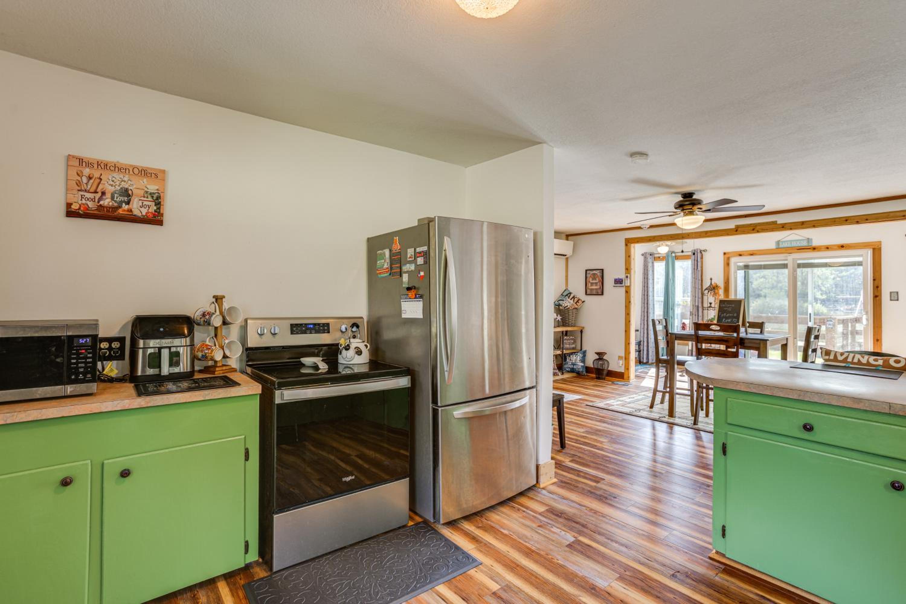 Kokomo Kove - Waterfront Country Texas Getaway