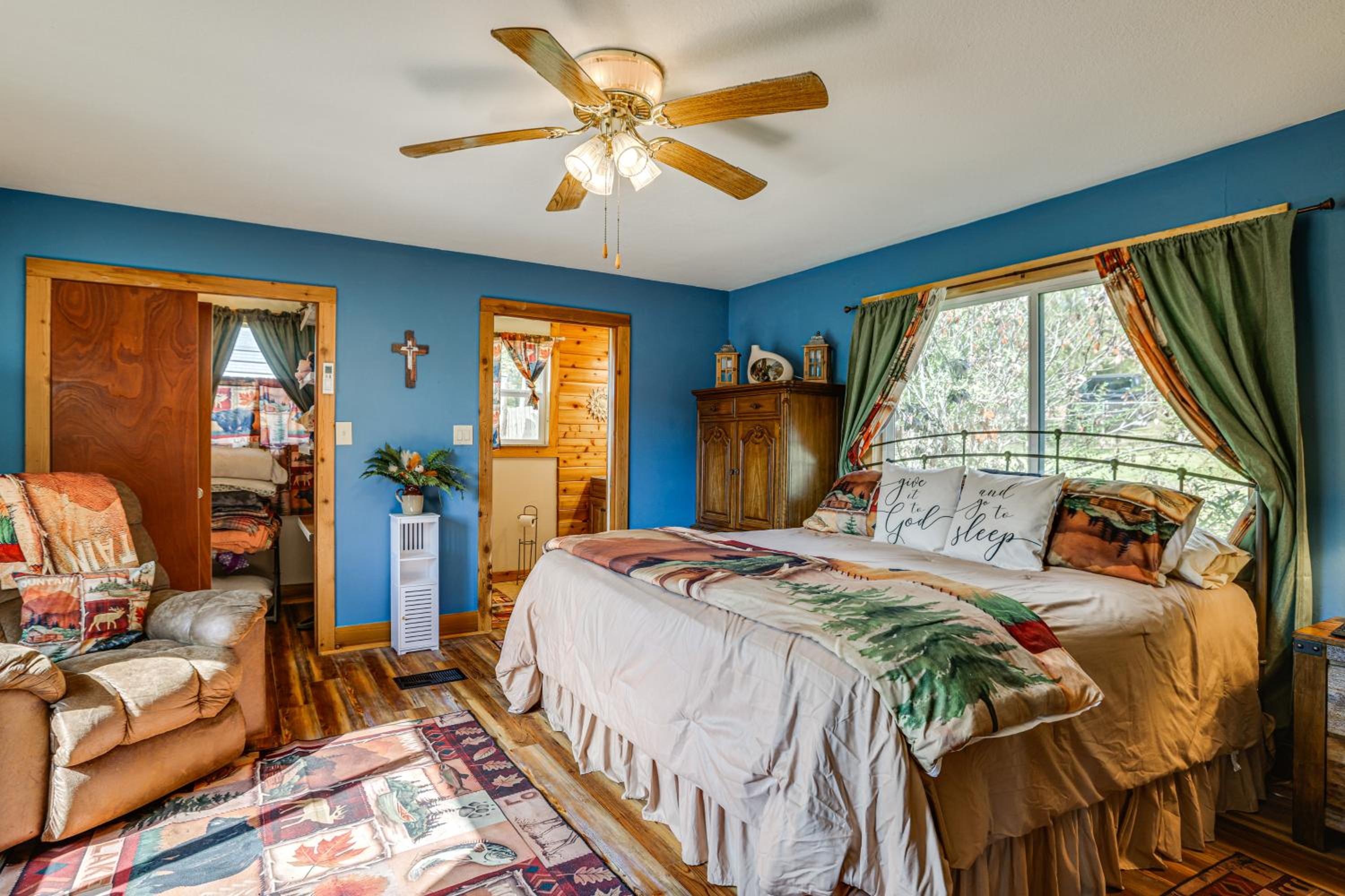 Kokomo Kove - Waterfront Country Texas Getaway
