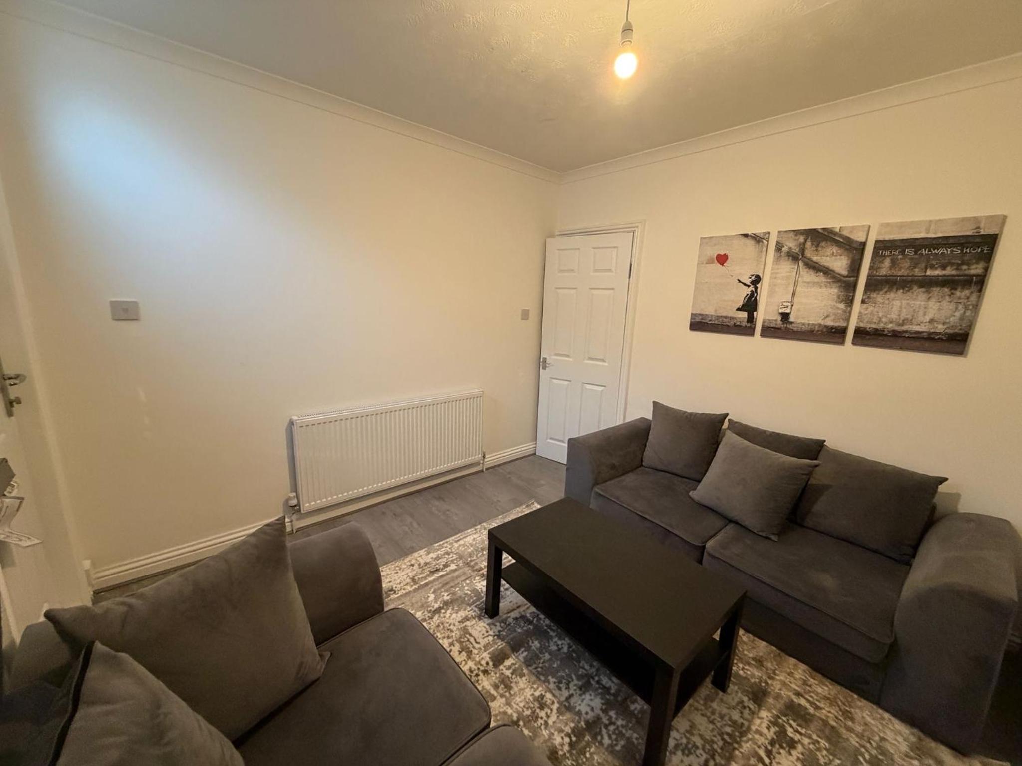 Central Luton, Guest House