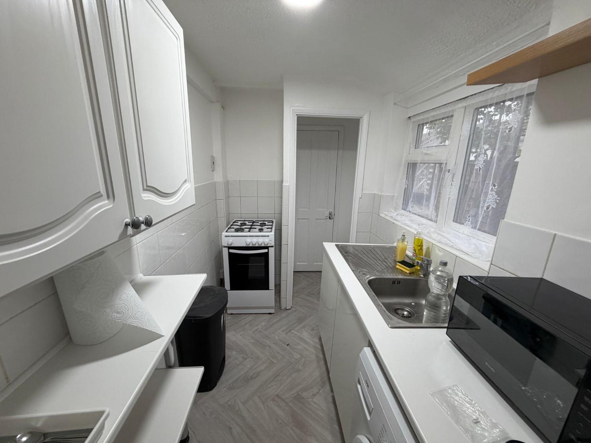 Central Luton, Guest House