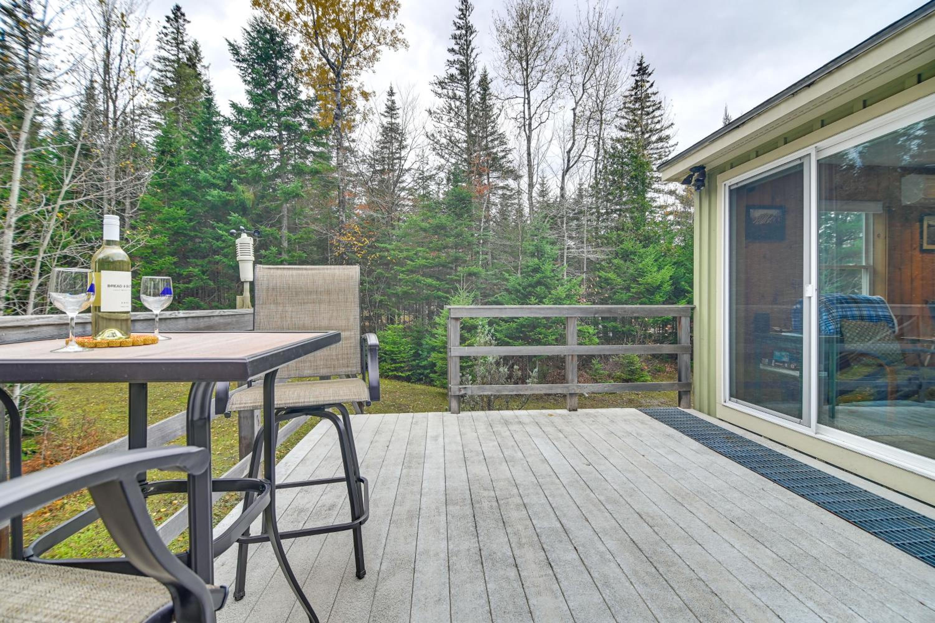 Forest-View Hideaway 3 Mi to Sugarloaf Mountain!