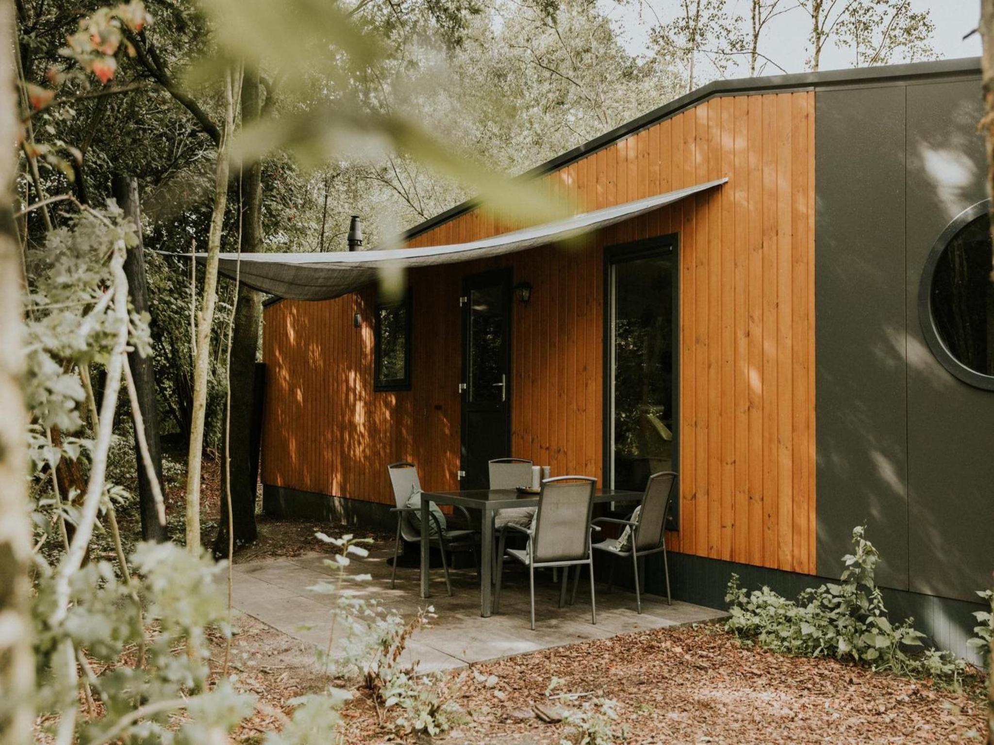 Charming 5-Person Bee Lodge in the Woods