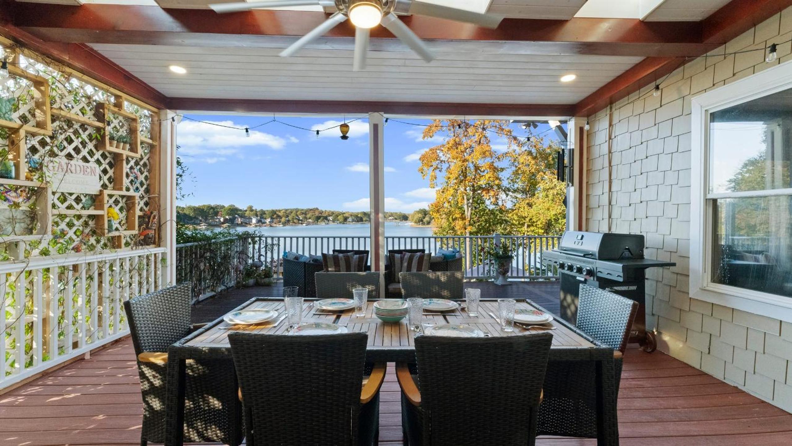 Lake Life Cove by AvantStay view 4