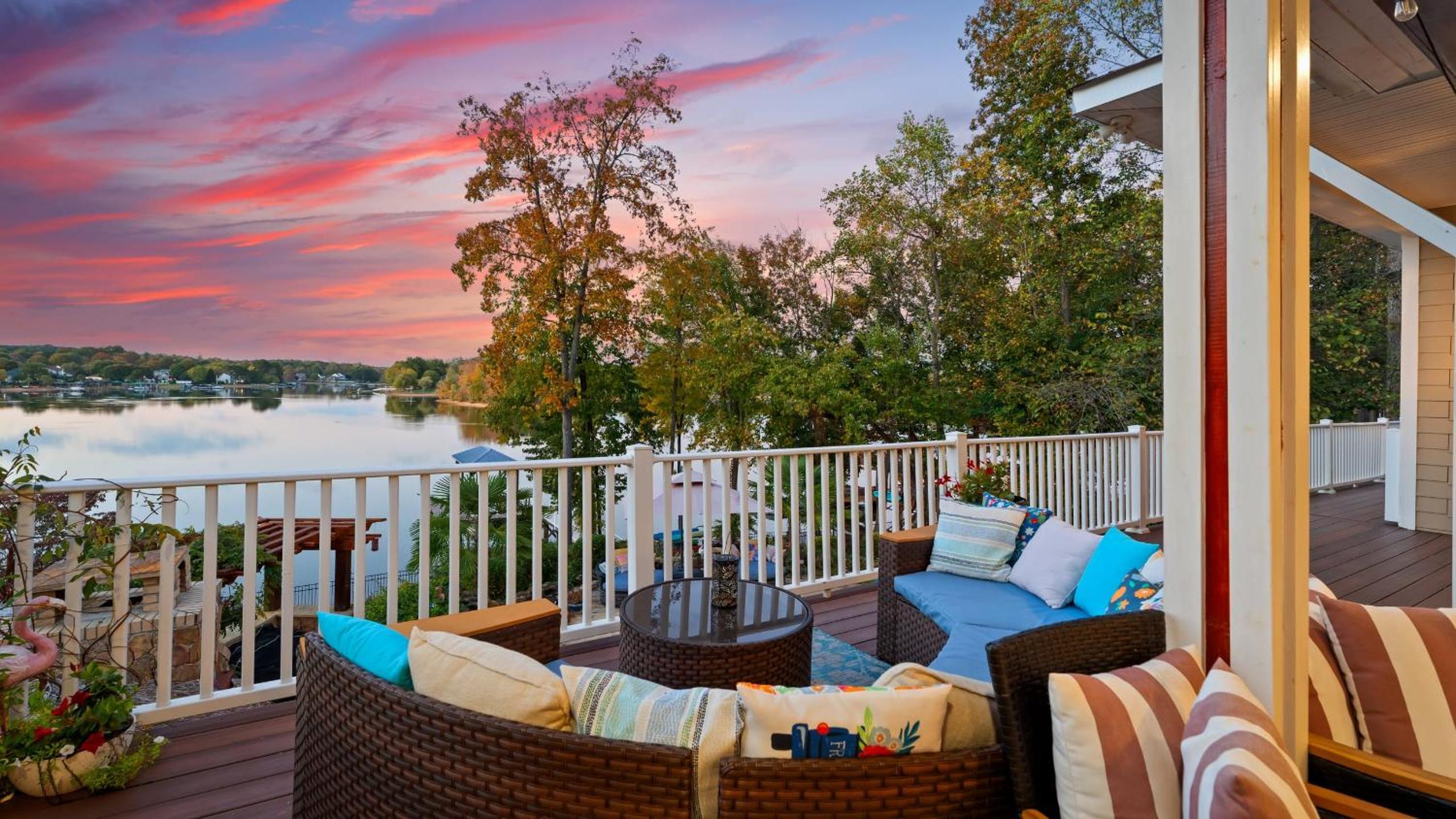 Lake Life Cove by AvantStay view 2