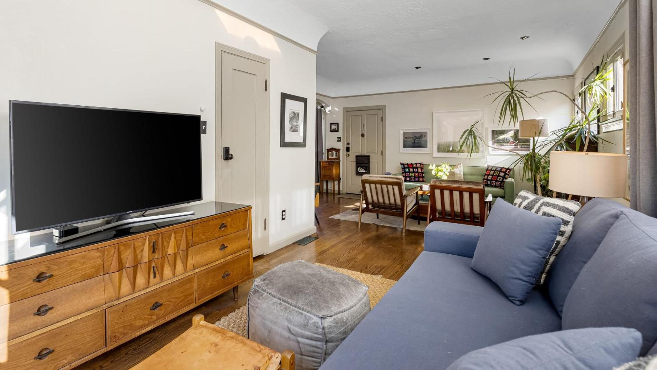 Spanish Revival Charm in Silver Lake w Patio BBQ Walkable Location Maltman Manor by AvantStay
