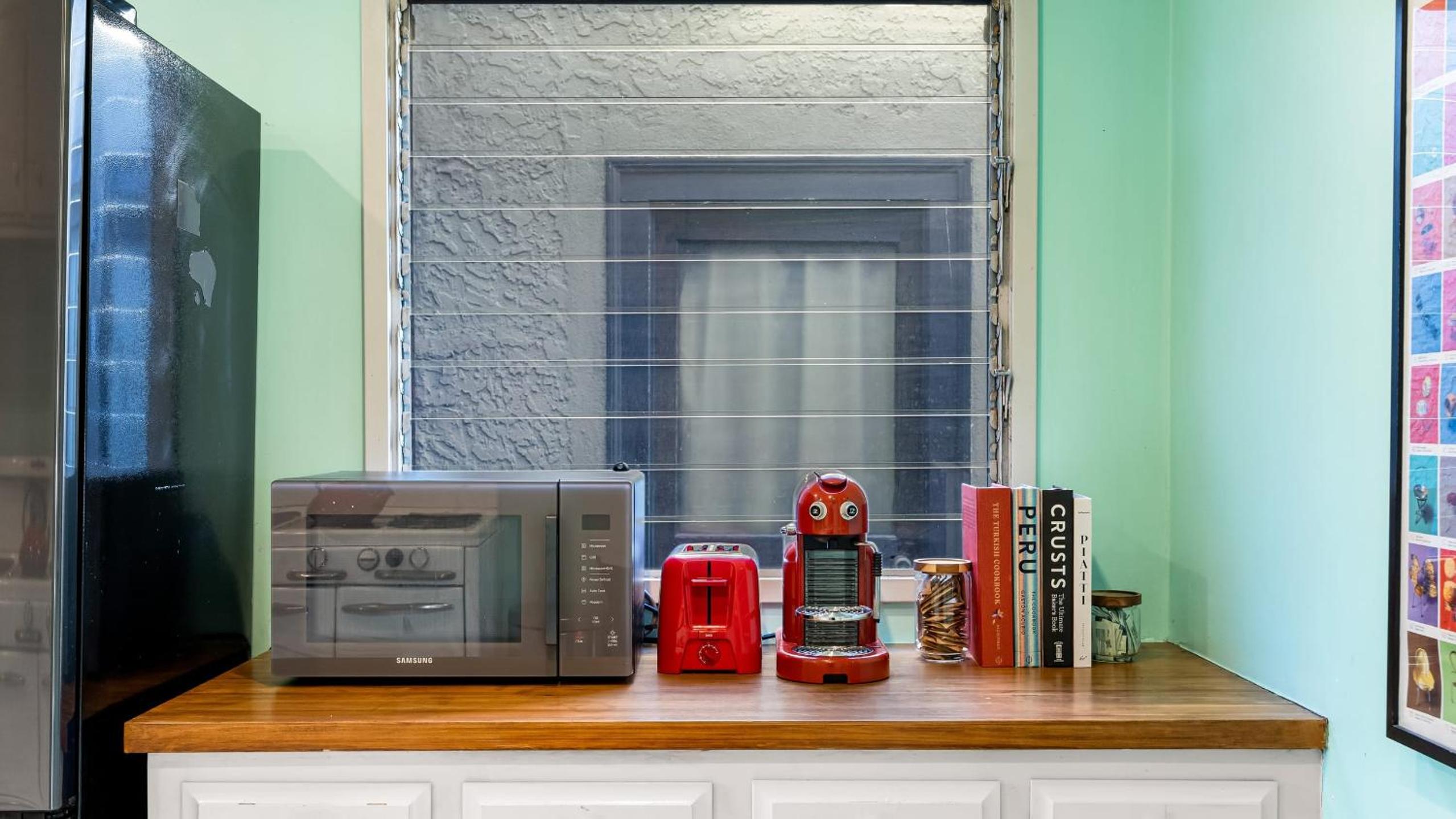 Spanish Revival Charm in Silver Lake w Patio BBQ Walkable Location Maltman Manor by AvantStay