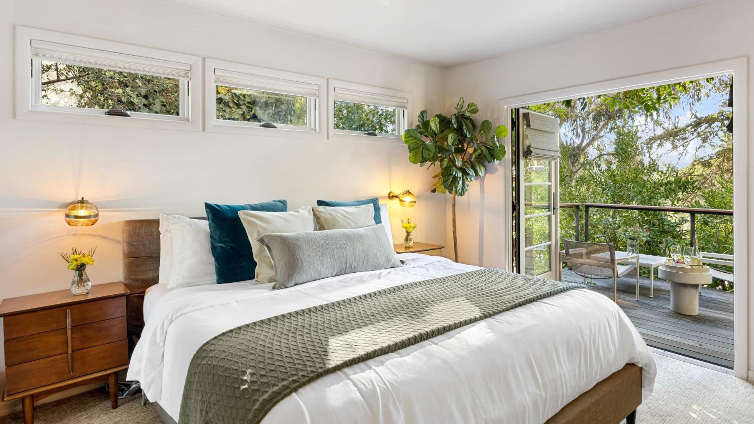 Spanish Revival Charm in Silver Lake w Patio BBQ Walkable Location Maltman Manor by AvantStay