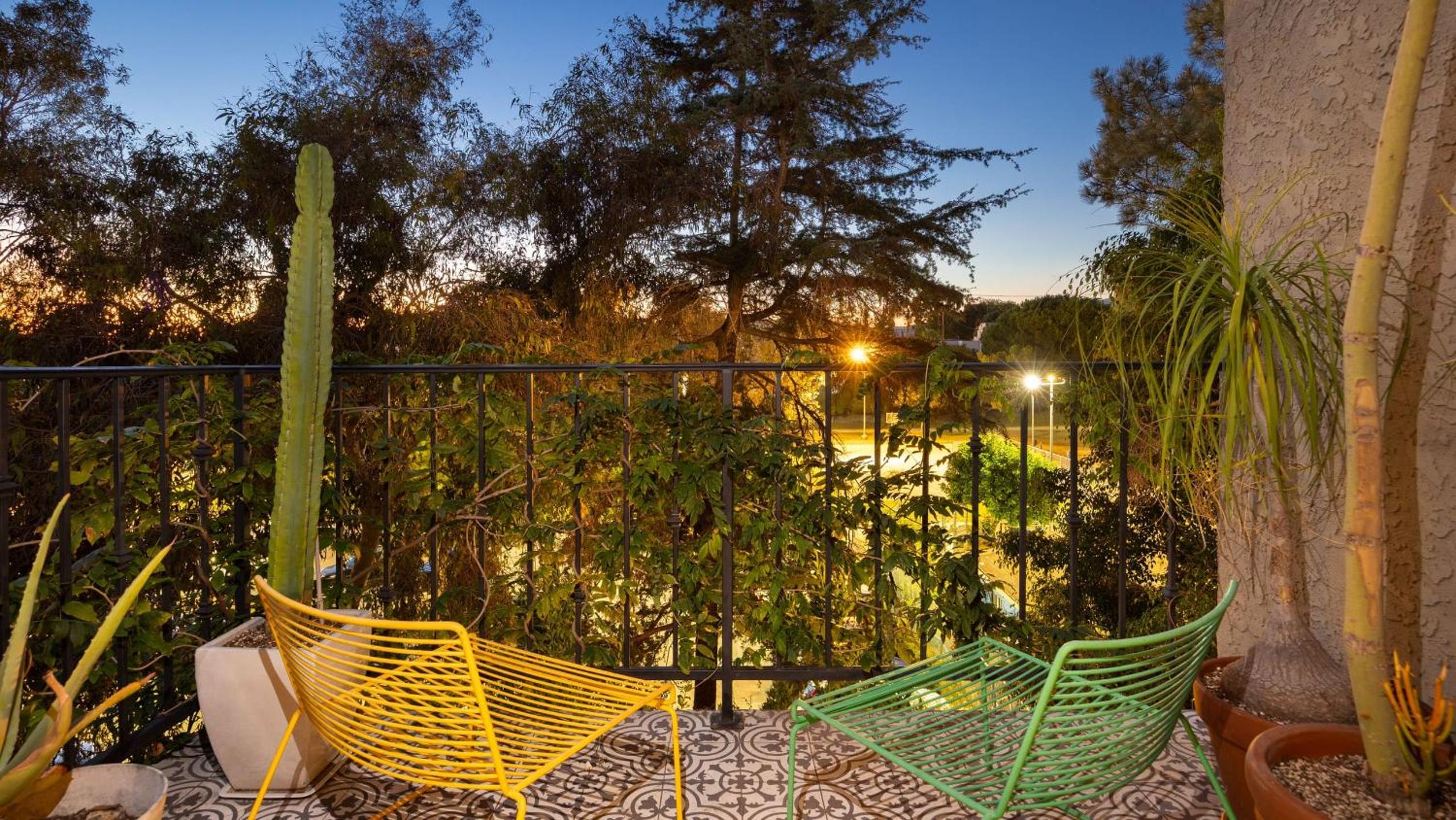 Spanish Revival Charm in Silver Lake w Patio BBQ Walkable Location Maltman Manor by AvantStay