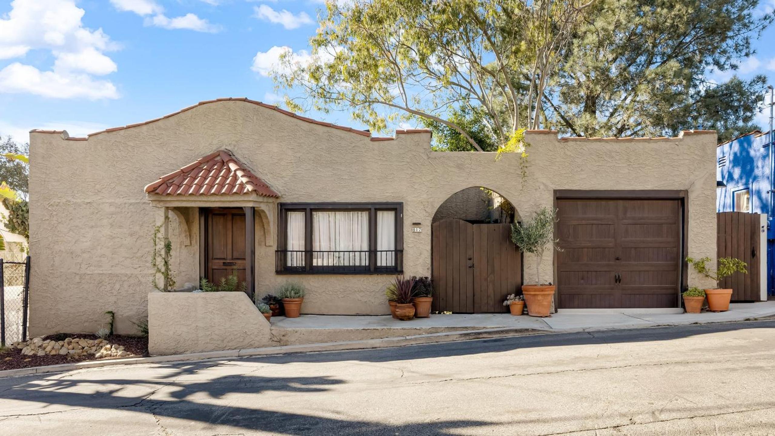 Spanish Revival Charm in Silver Lake w Patio BBQ Walkable Location Maltman Manor by AvantStay