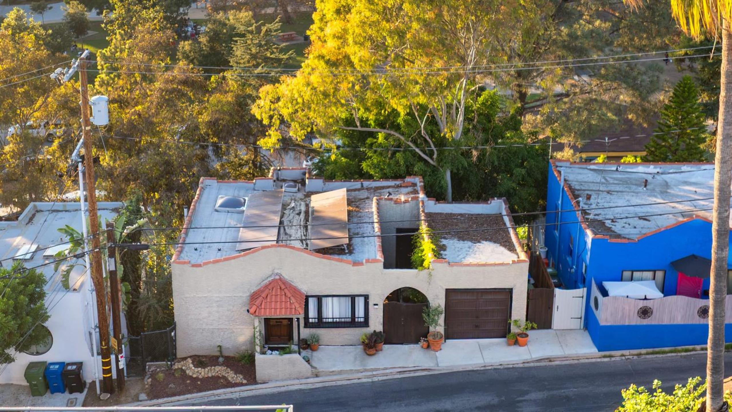 Spanish Revival Charm in Silver Lake w Patio BBQ Walkable Location Maltman Manor by AvantStay