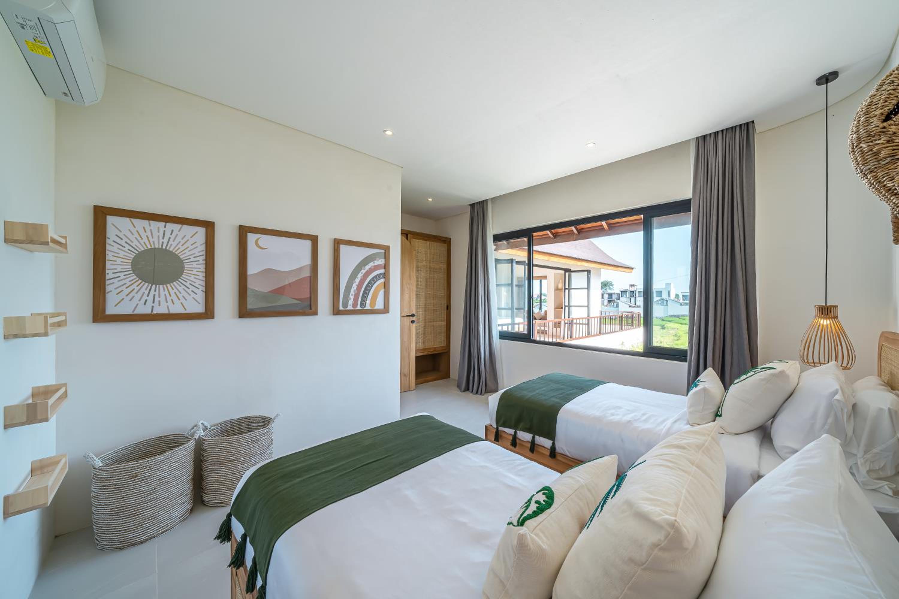 Sunbeam Oasis - Modern & Cozy 4BR Family Villa - Near Seseh Beach