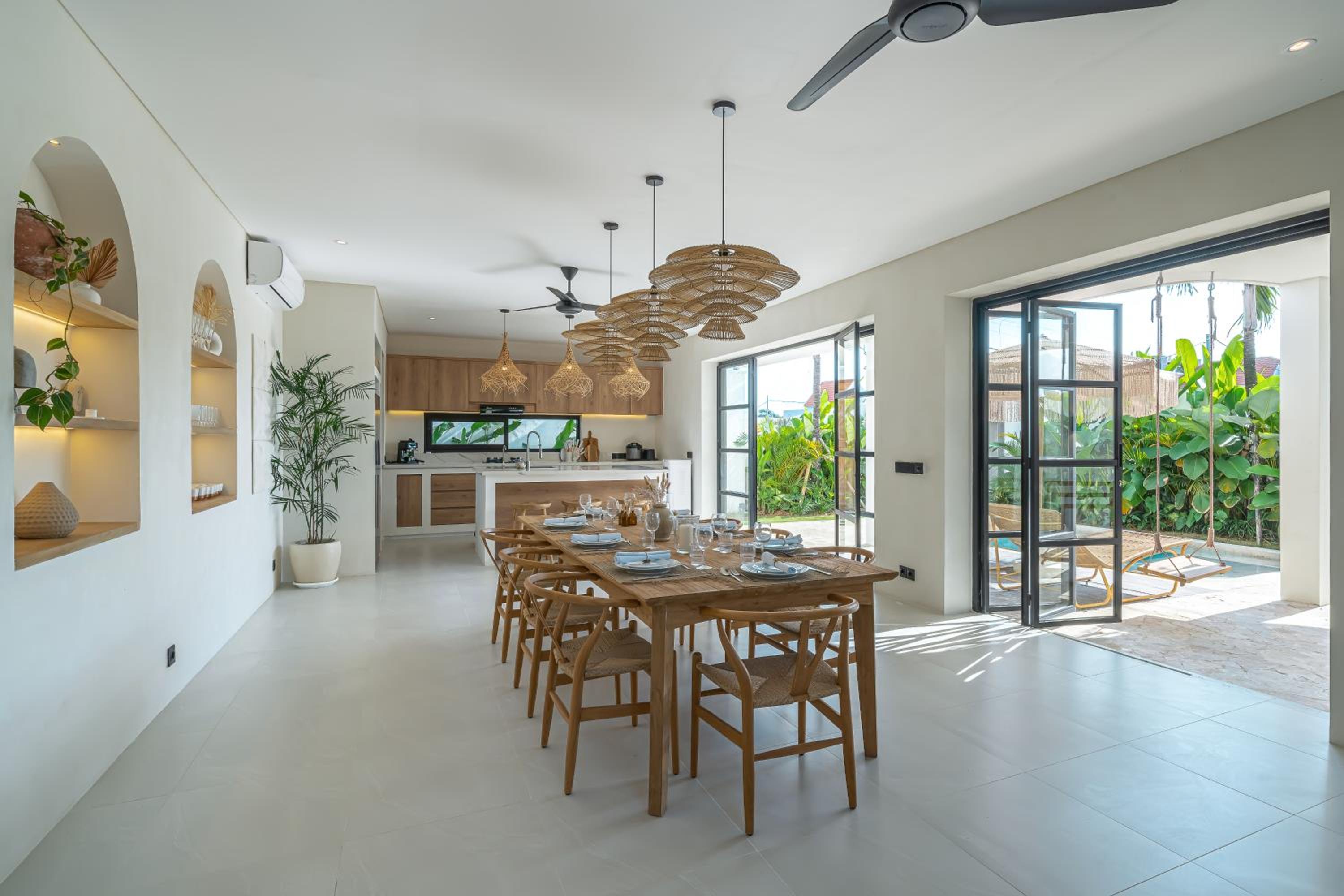 Sunbeam Oasis - Modern & Cozy 4BR Family Villa - Near Seseh Beach