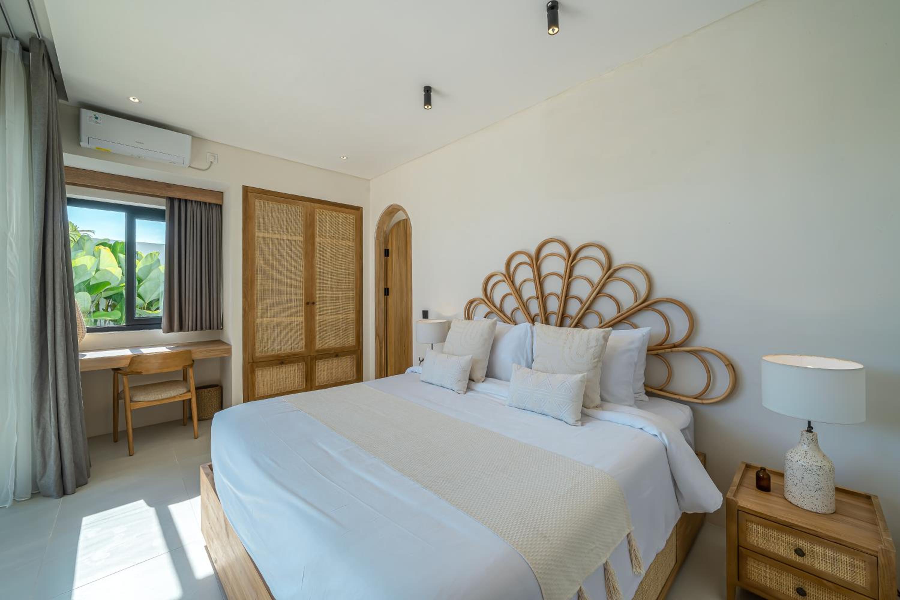 Sunbeam Oasis - Modern & Cozy 4BR Family Villa - Near Seseh Beach