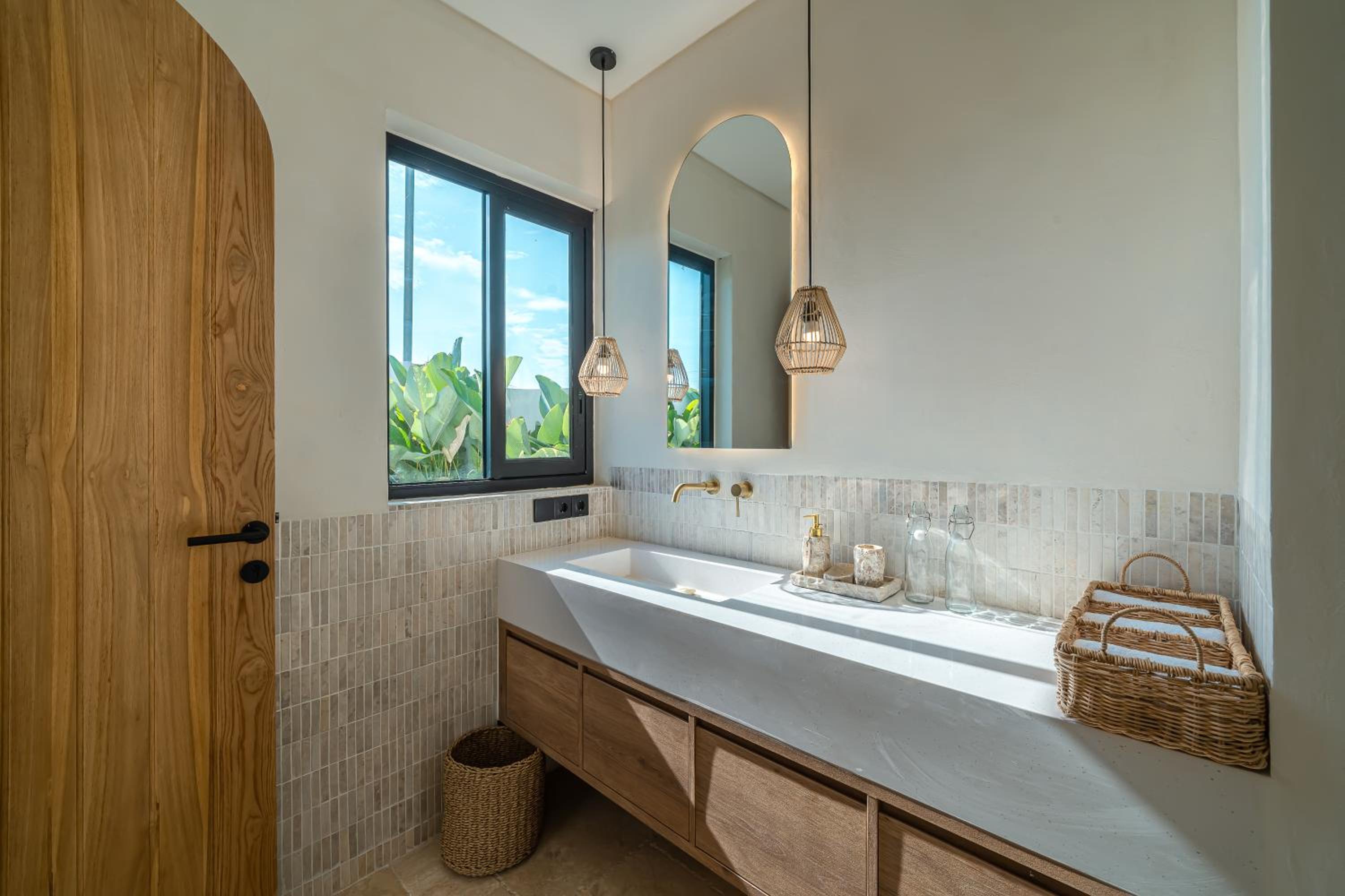 Sunbeam Oasis - Modern & Cozy 4BR Family Villa - Near Seseh Beach