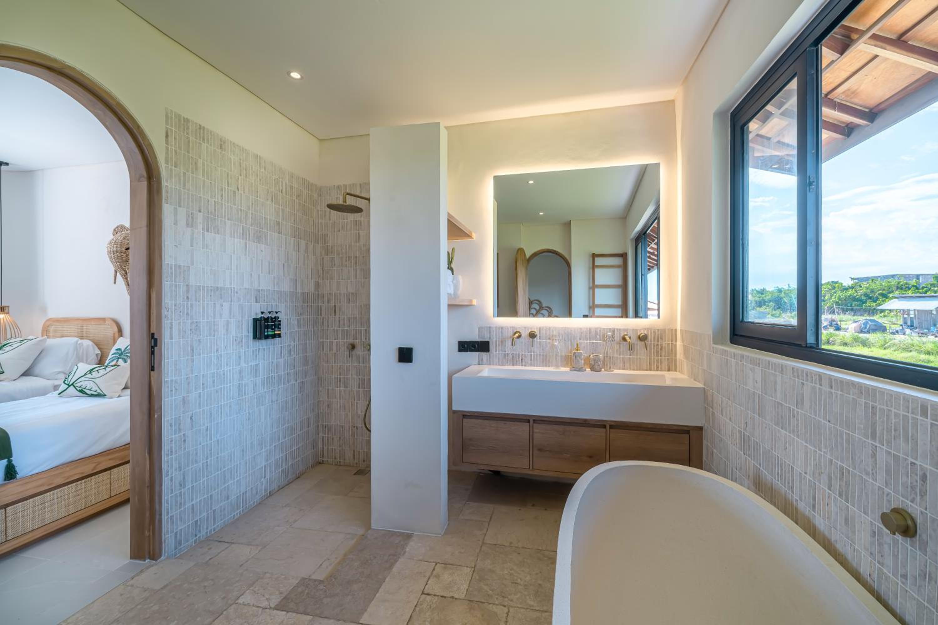 Sunbeam Oasis - Modern & Cozy 4BR Family Villa - Near Seseh Beach