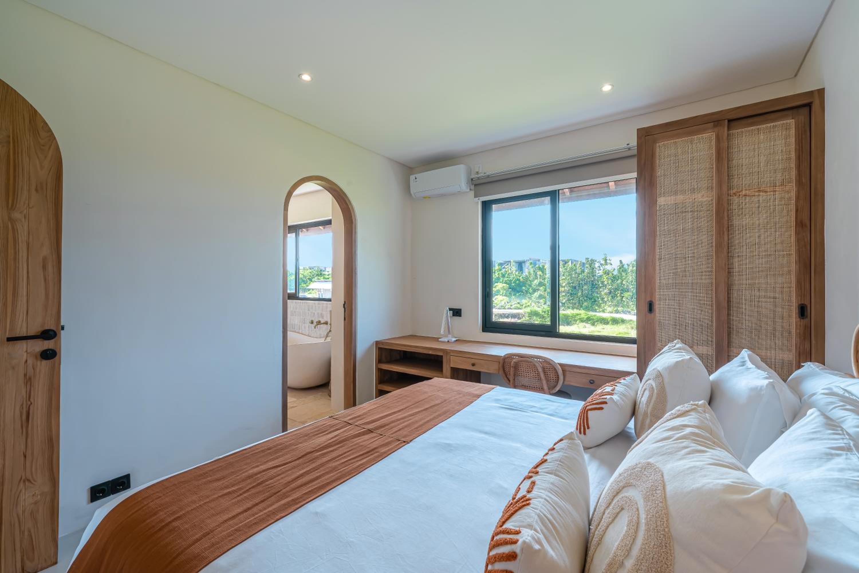 Sunbeam Oasis - Modern & Cozy 4BR Family Villa - Near Seseh Beach