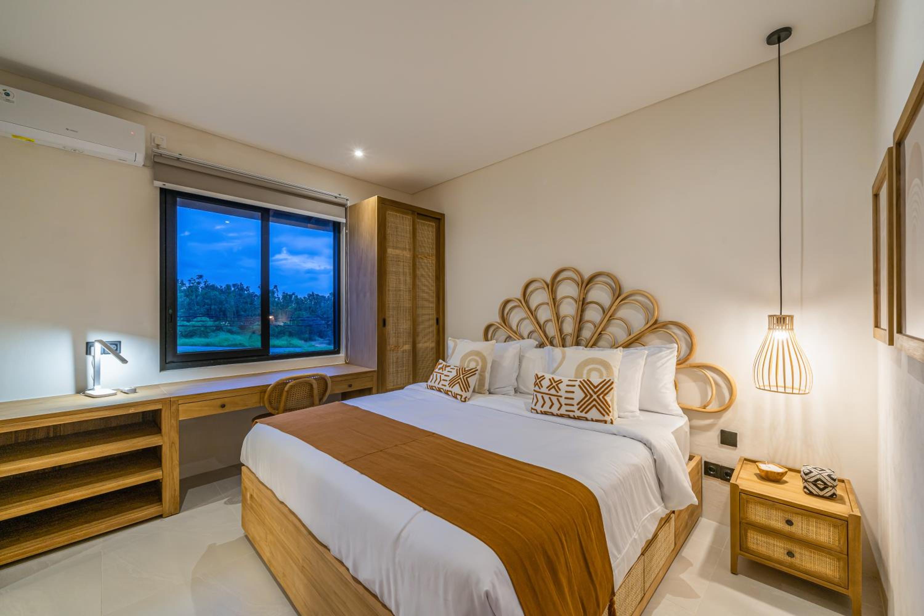 Sunbeam Oasis - Modern & Cozy 4BR Family Villa - Near Seseh Beach