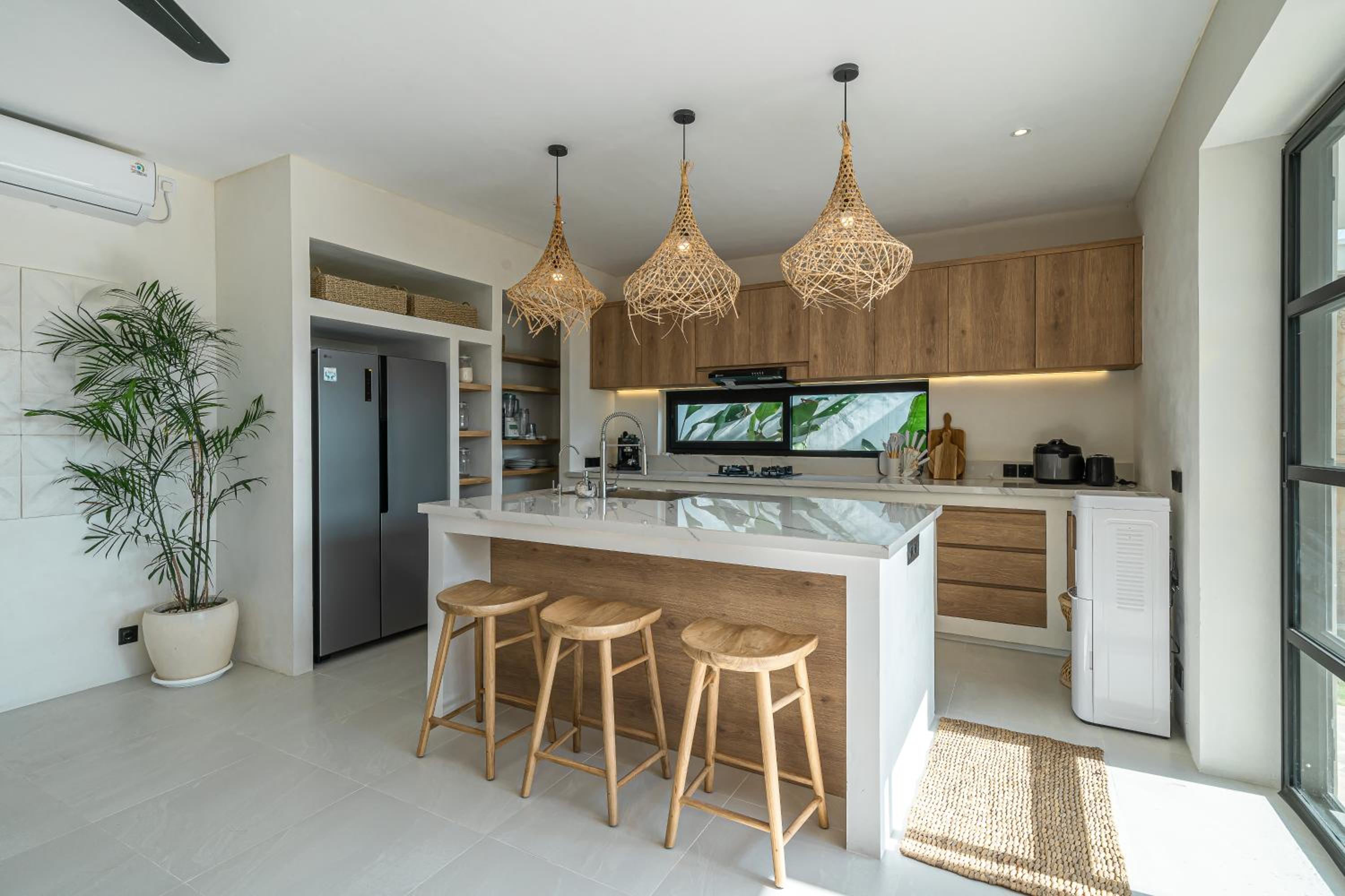 Sunbeam Oasis - Modern & Cozy 4BR Family Villa - Near Seseh Beach