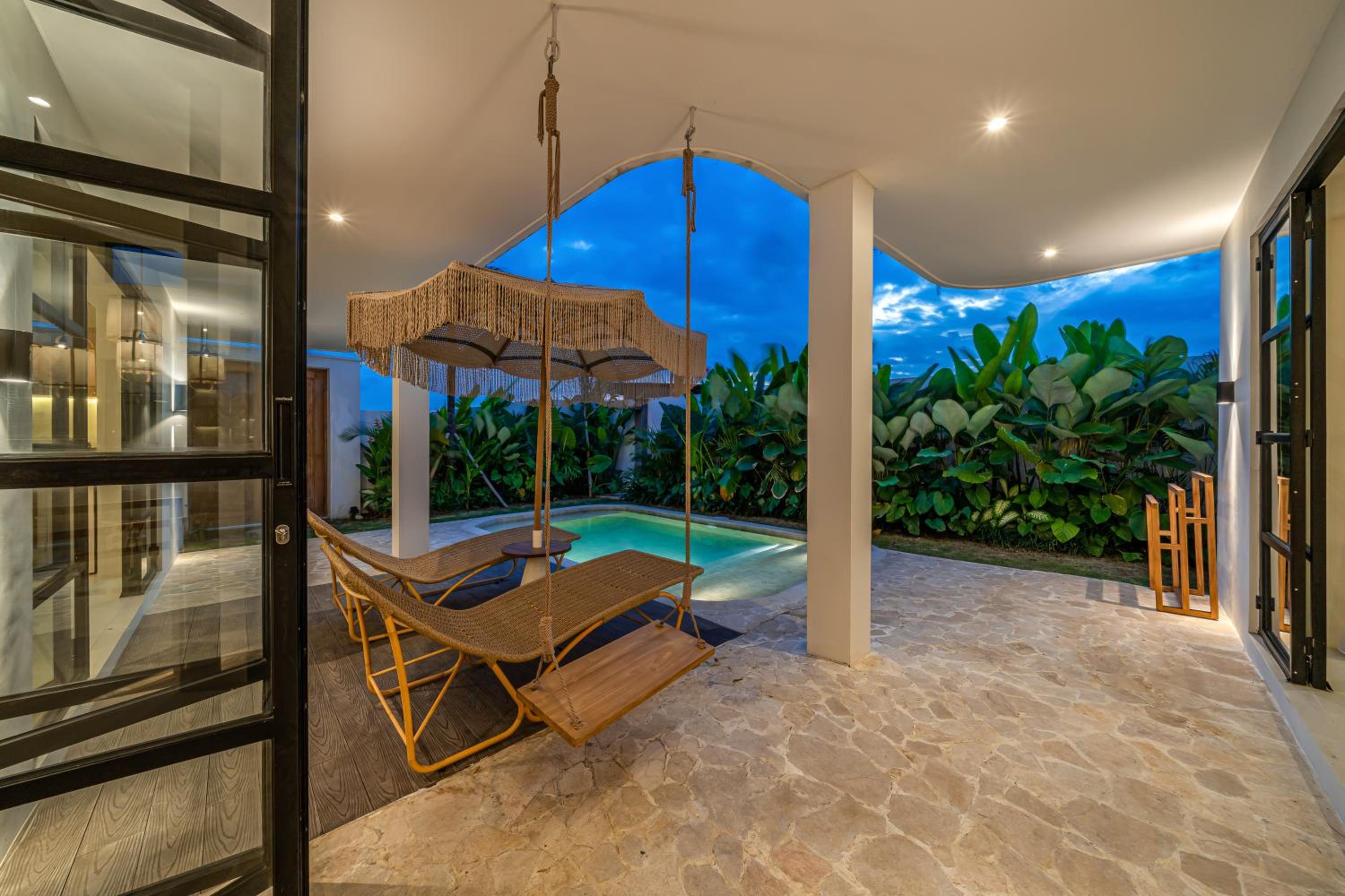 Sunbeam Oasis - Modern & Cozy 4BR Family Villa - Near Seseh Beach