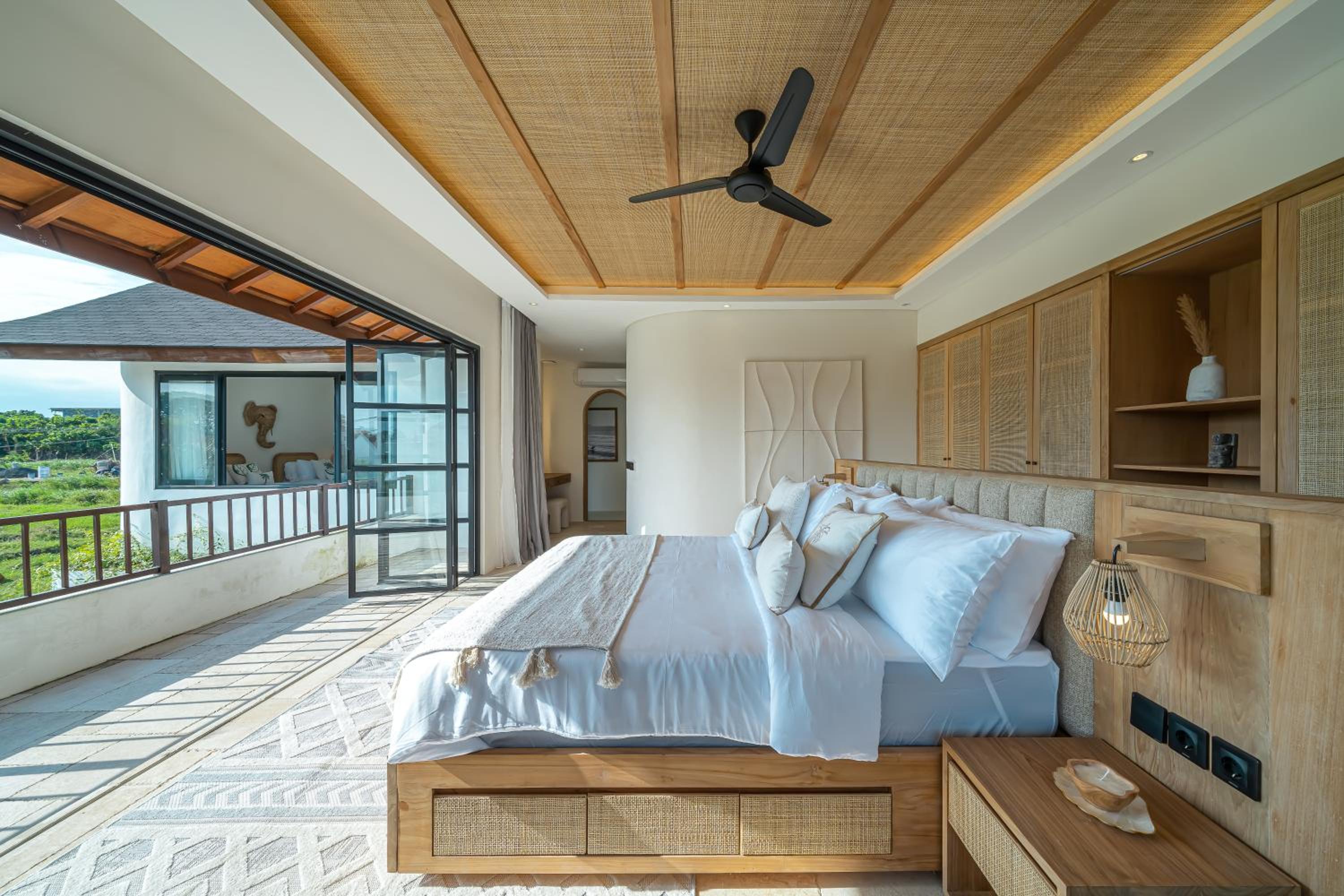 Sunbeam Oasis - Modern & Cozy 4BR Family Villa - Near Seseh Beach