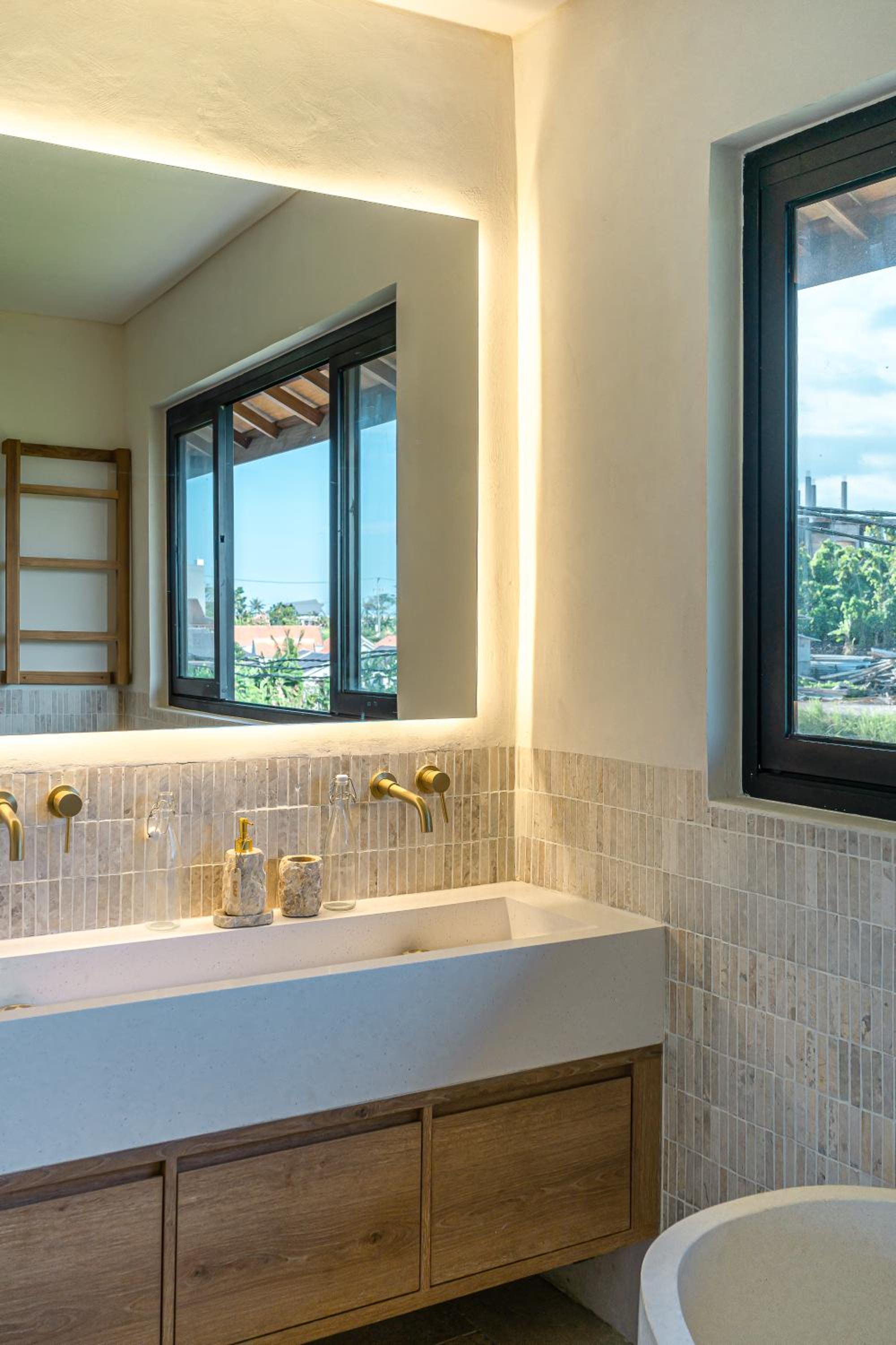 Sunbeam Oasis - Modern & Cozy 4BR Family Villa - Near Seseh Beach