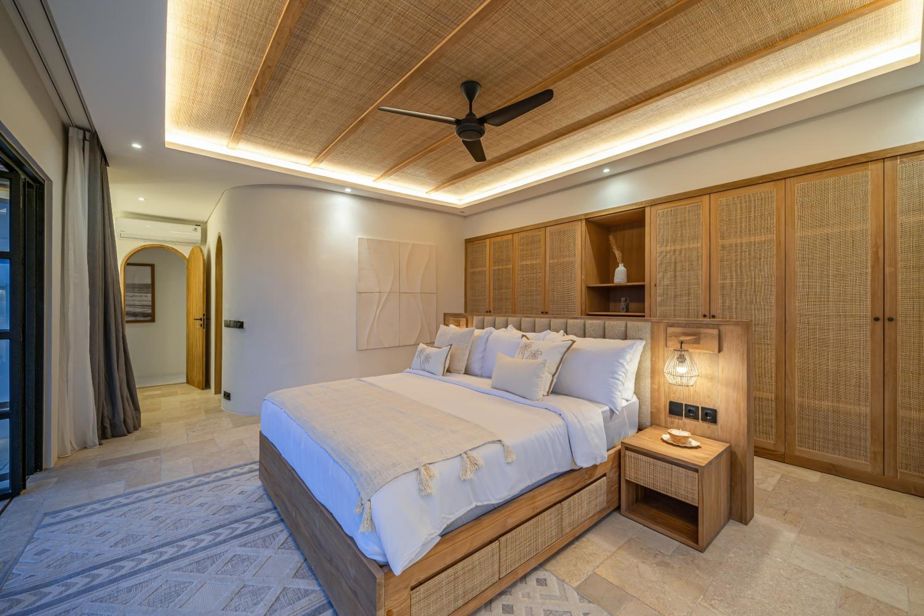 Sunbeam Oasis - Modern & Cozy 4BR Family Villa - Near Seseh Beach