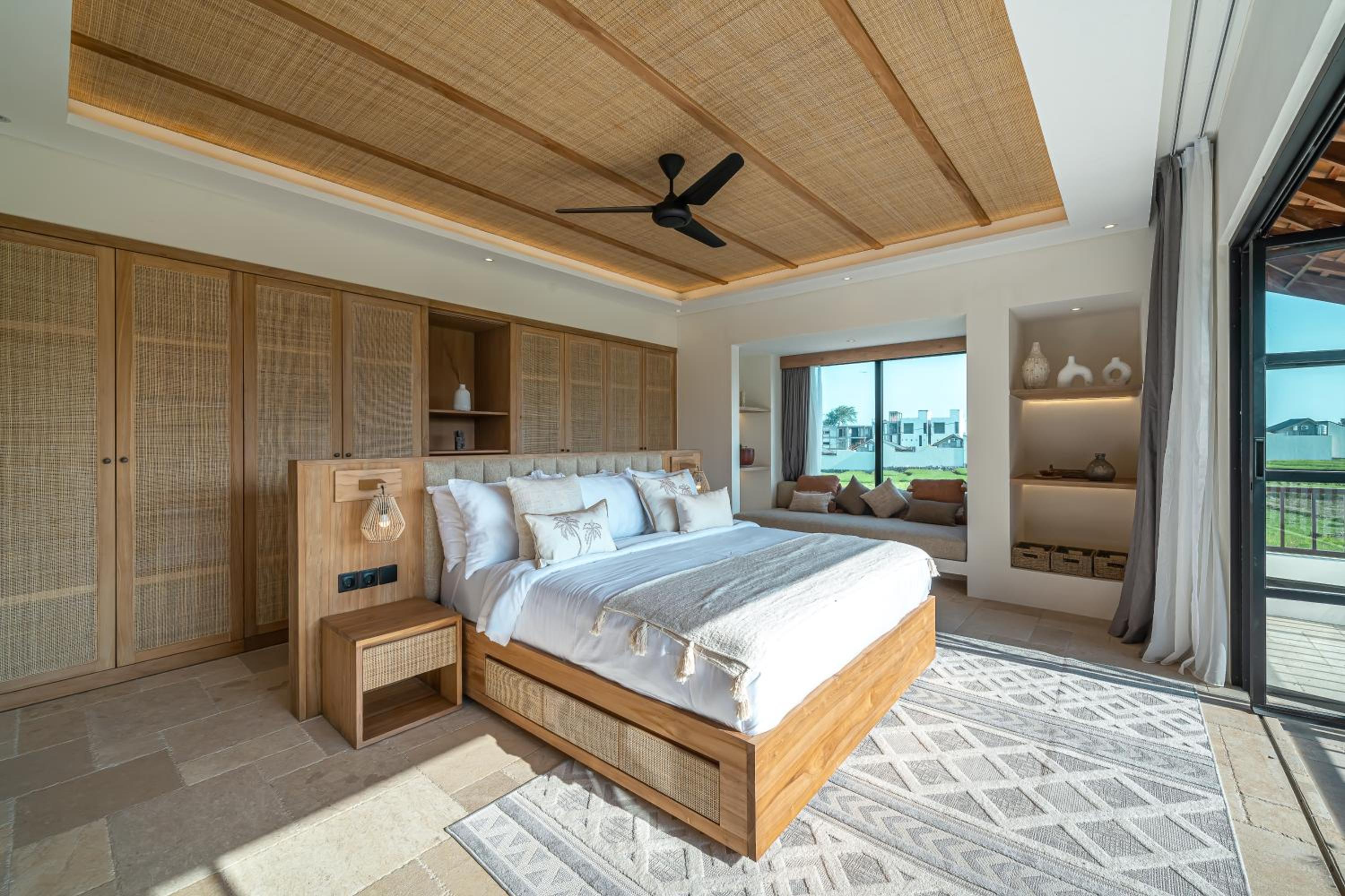 Sunbeam Oasis - Modern & Cozy 4BR Family Villa - Near Seseh Beach