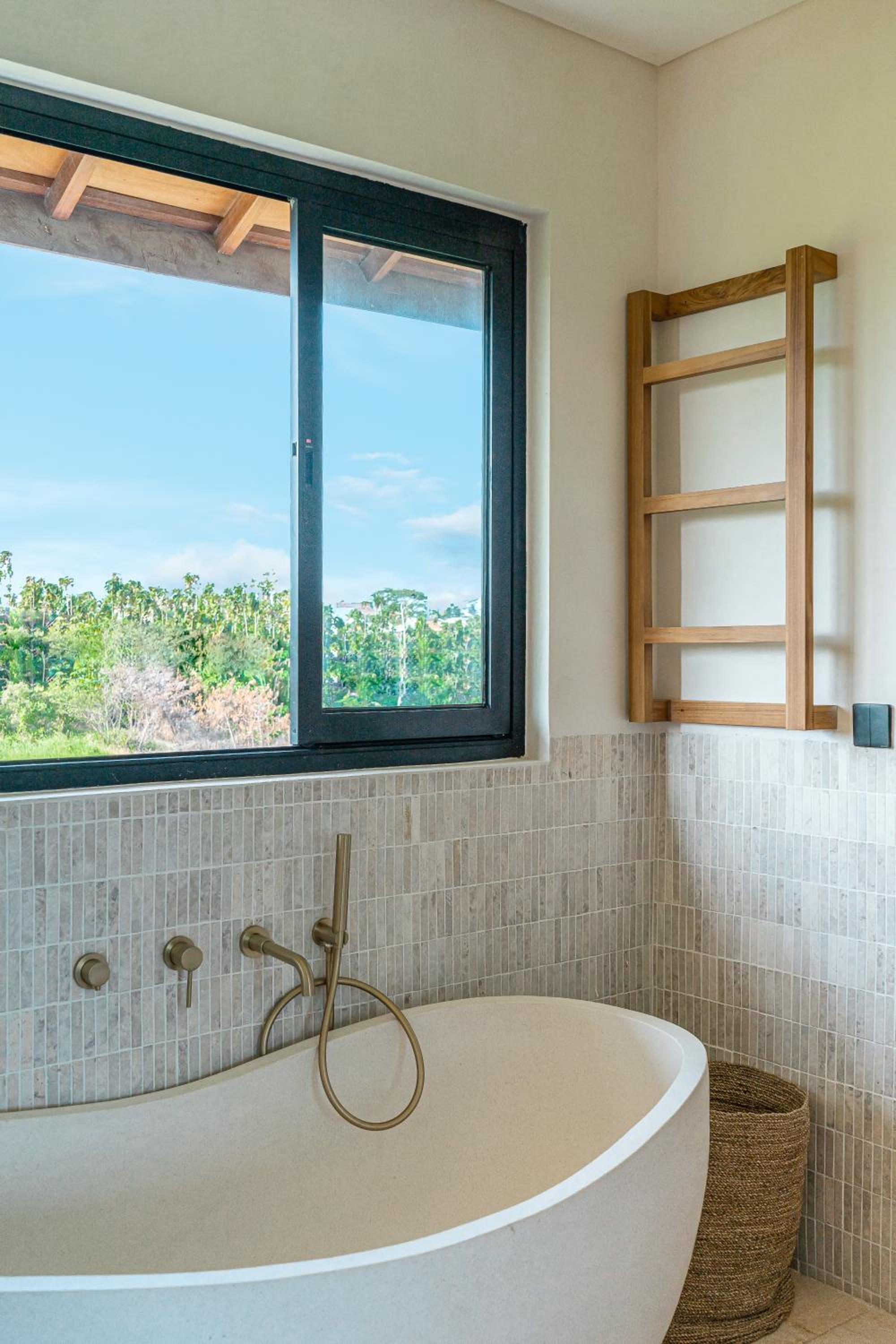 Sunbeam Oasis - Modern & Cozy 4BR Family Villa - Near Seseh Beach