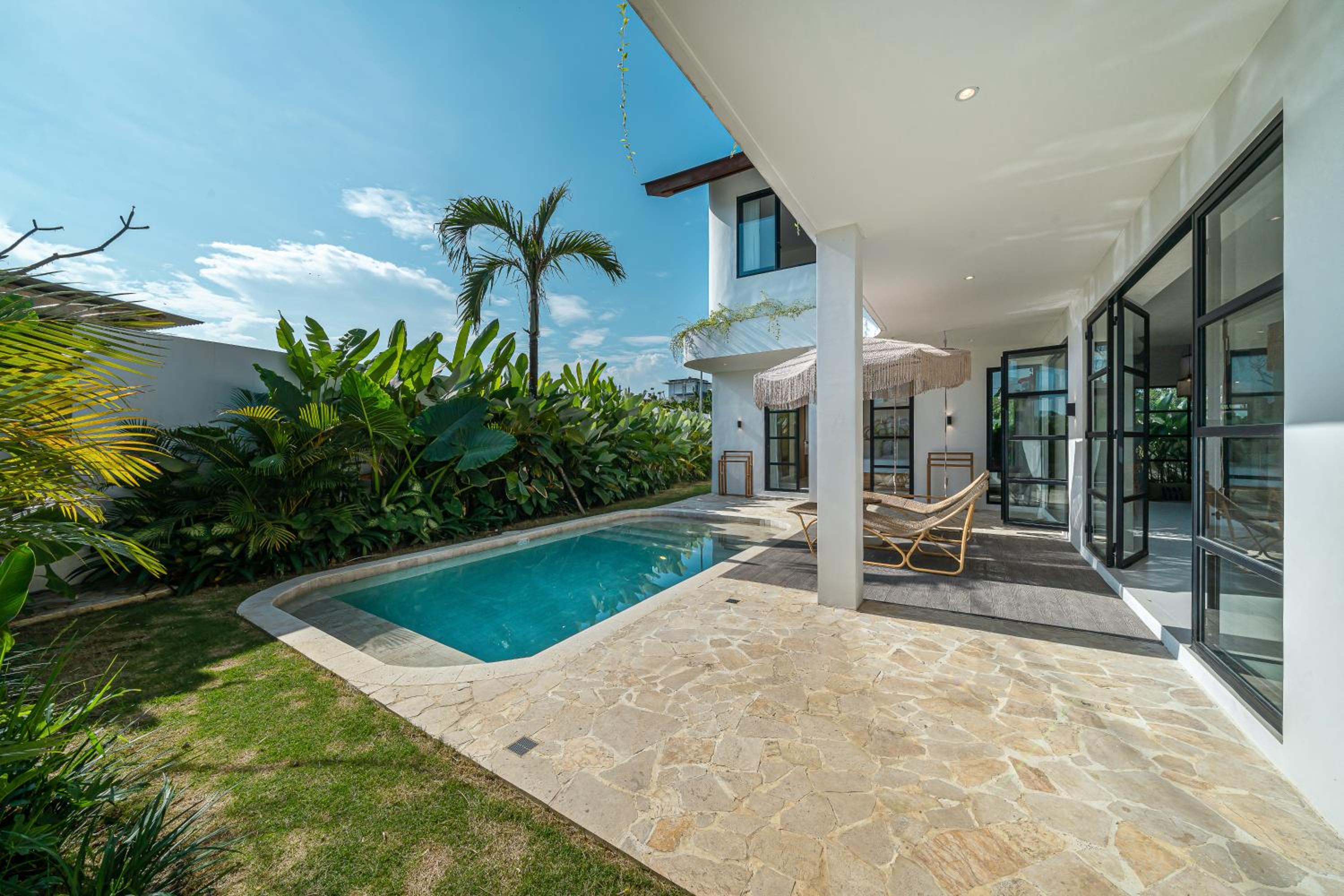 Sunbeam Oasis - Modern & Cozy 4BR Family Villa - Near Seseh Beach