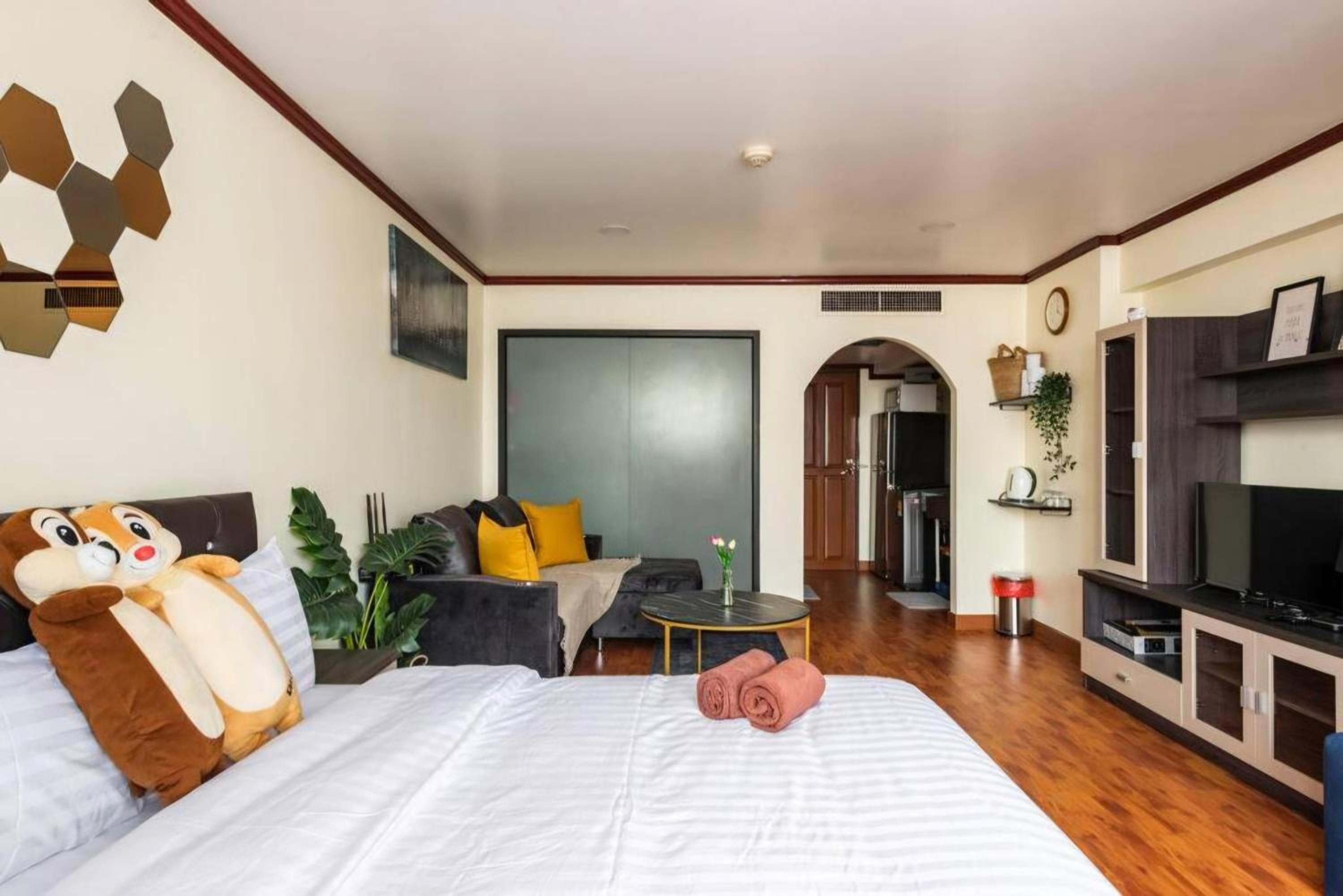 SelfCheckIn Omni Tower Sukhumvit4 NaNa Asoke BTS MRT Hispeed WiFi Pool&Gym