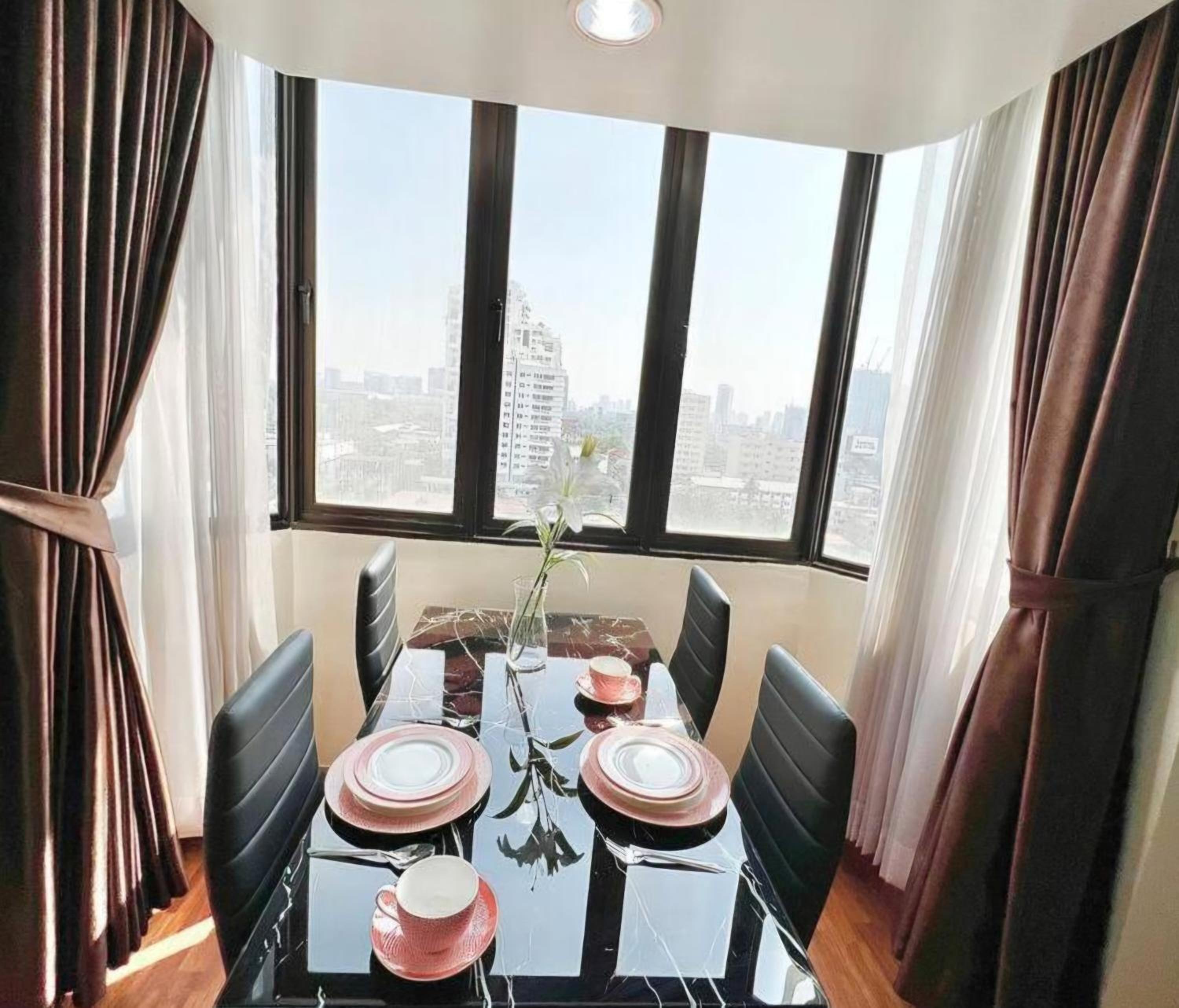 SelfCheckIn Omni Tower Sukhumvit4 NaNa Asoke BTS MRT Hispeed WiFi Pool&Gym