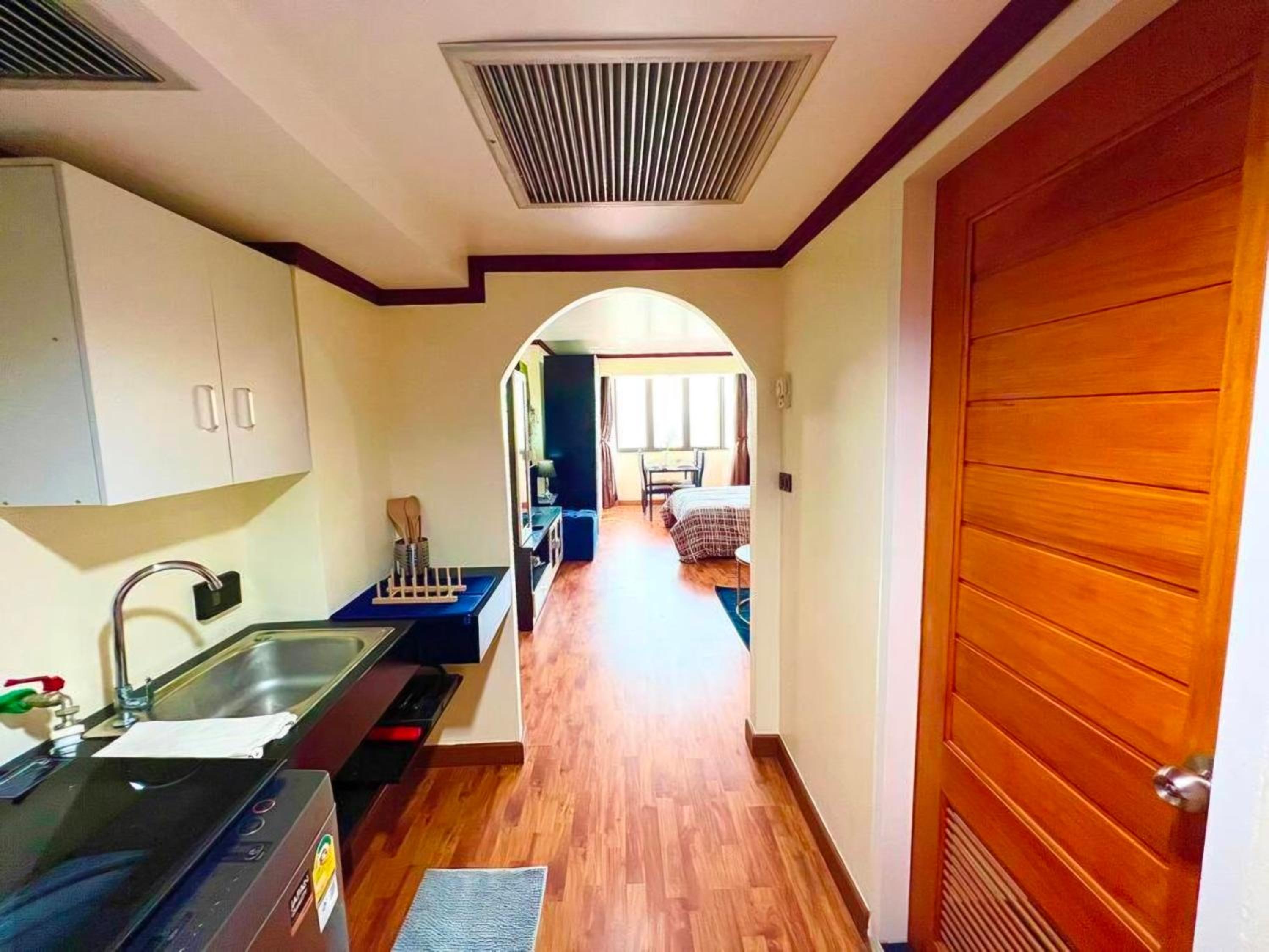 SelfCheckIn Omni Tower Sukhumvit4 NaNa Asoke BTS MRT Hispeed WiFi Pool&Gym