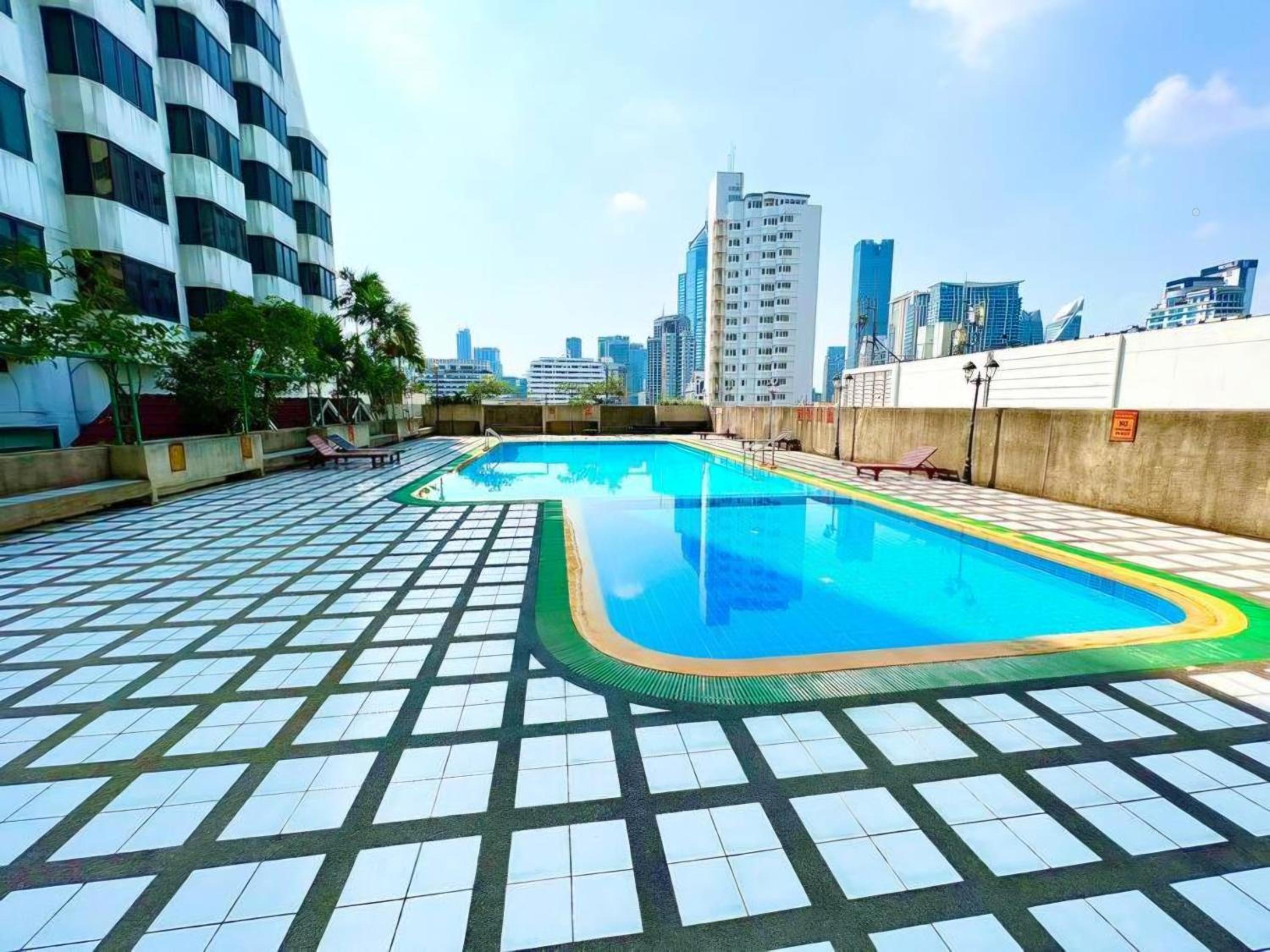 SelfCheckIn Omni Tower Sukhumvit4 NaNa Asoke BTS MRT Hispeed WiFi Pool&Gym