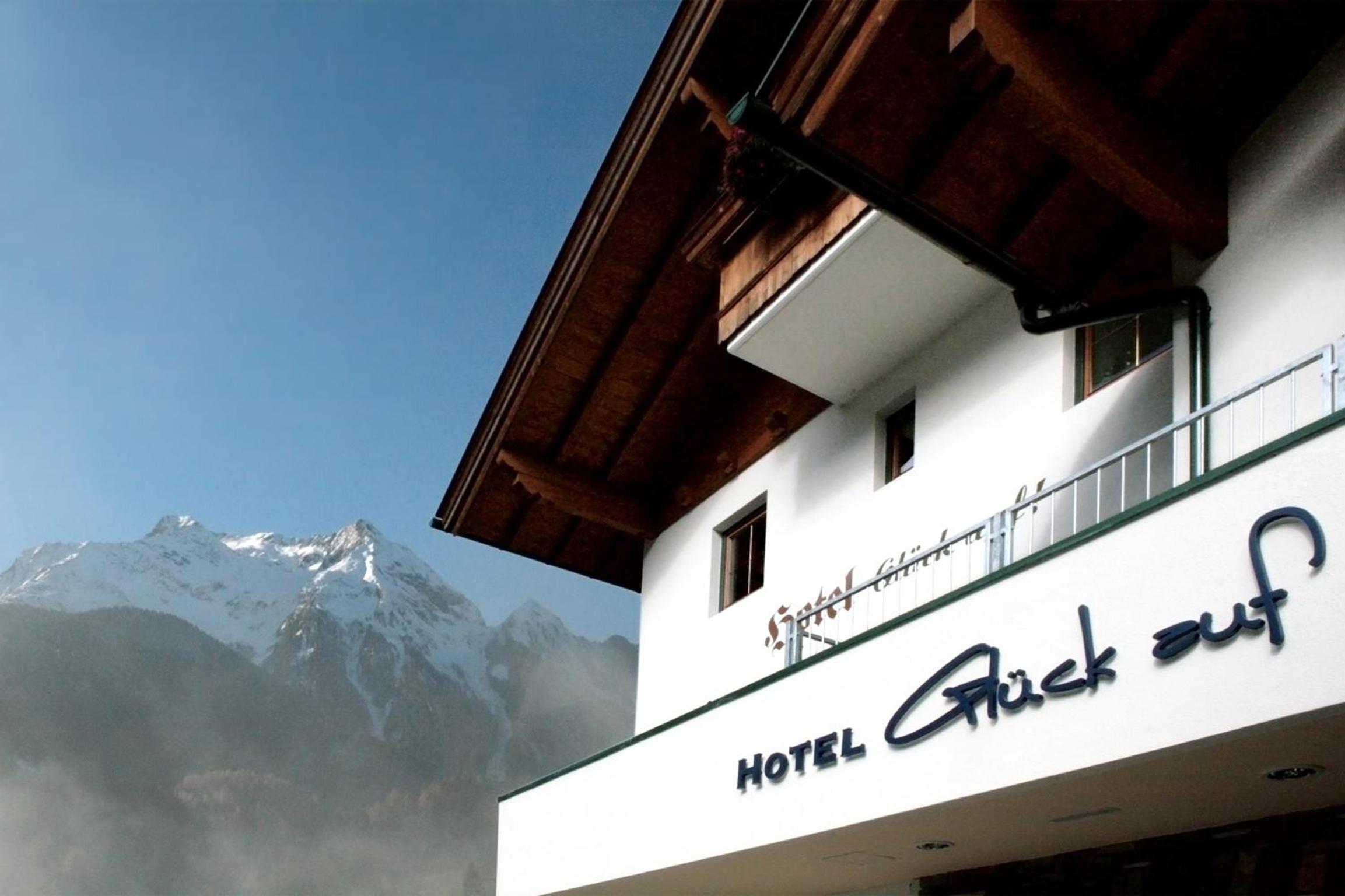 Hotel & Suites Glück Auf - Image 1