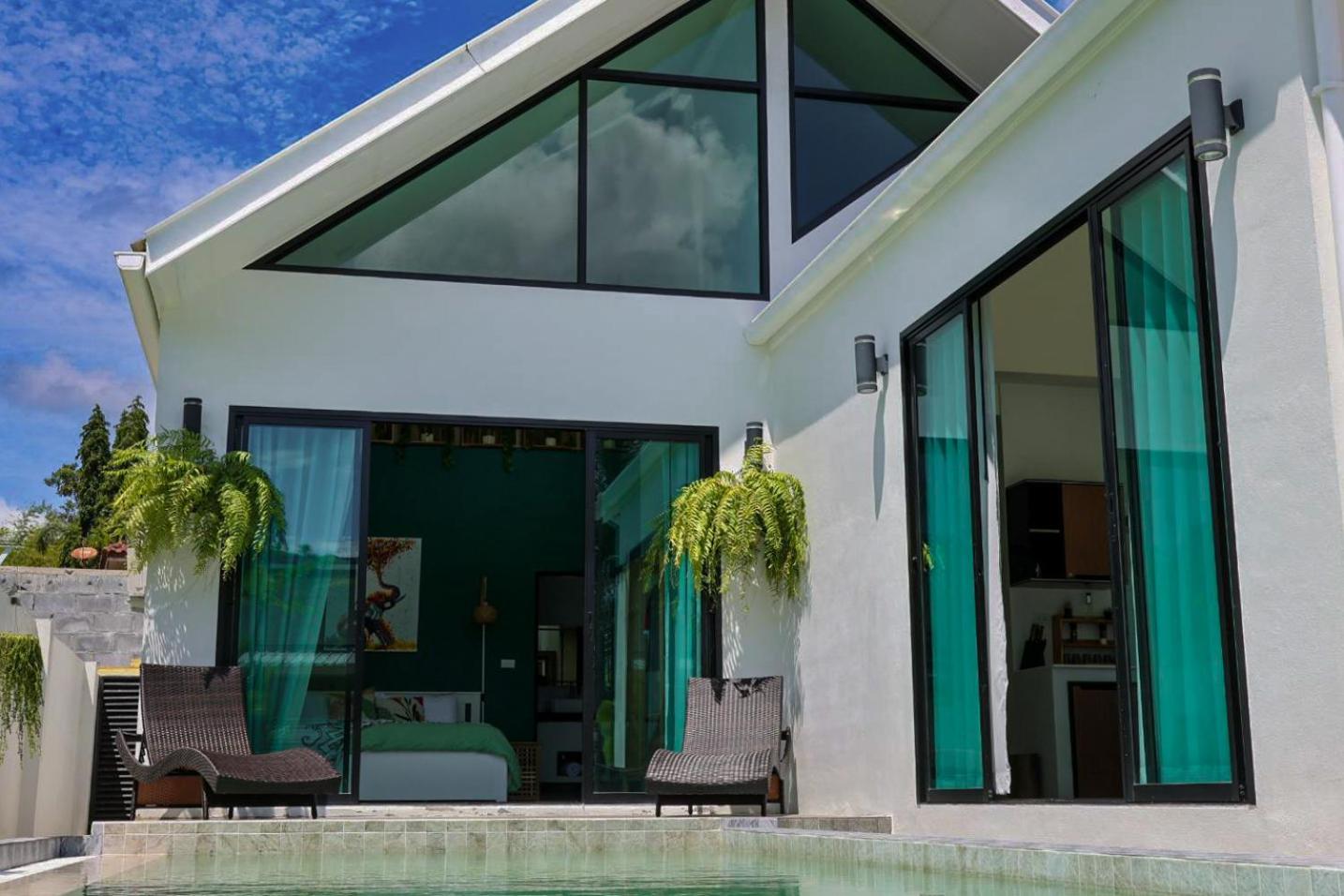 Private Pool Villa Near Ao Nang Beach - Movie Room & Garden