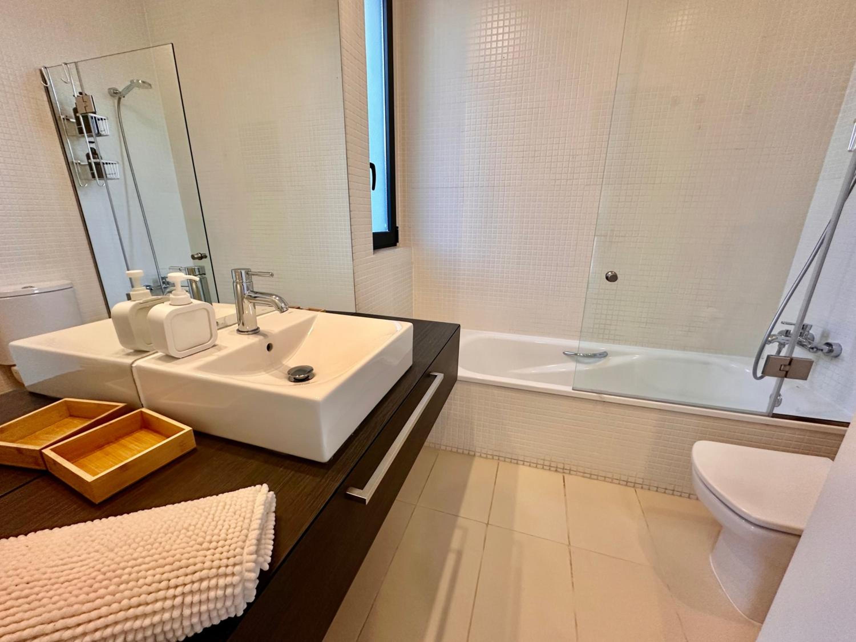 Villa - Sleeps 8 - Rooftop Pool Views Near Golf