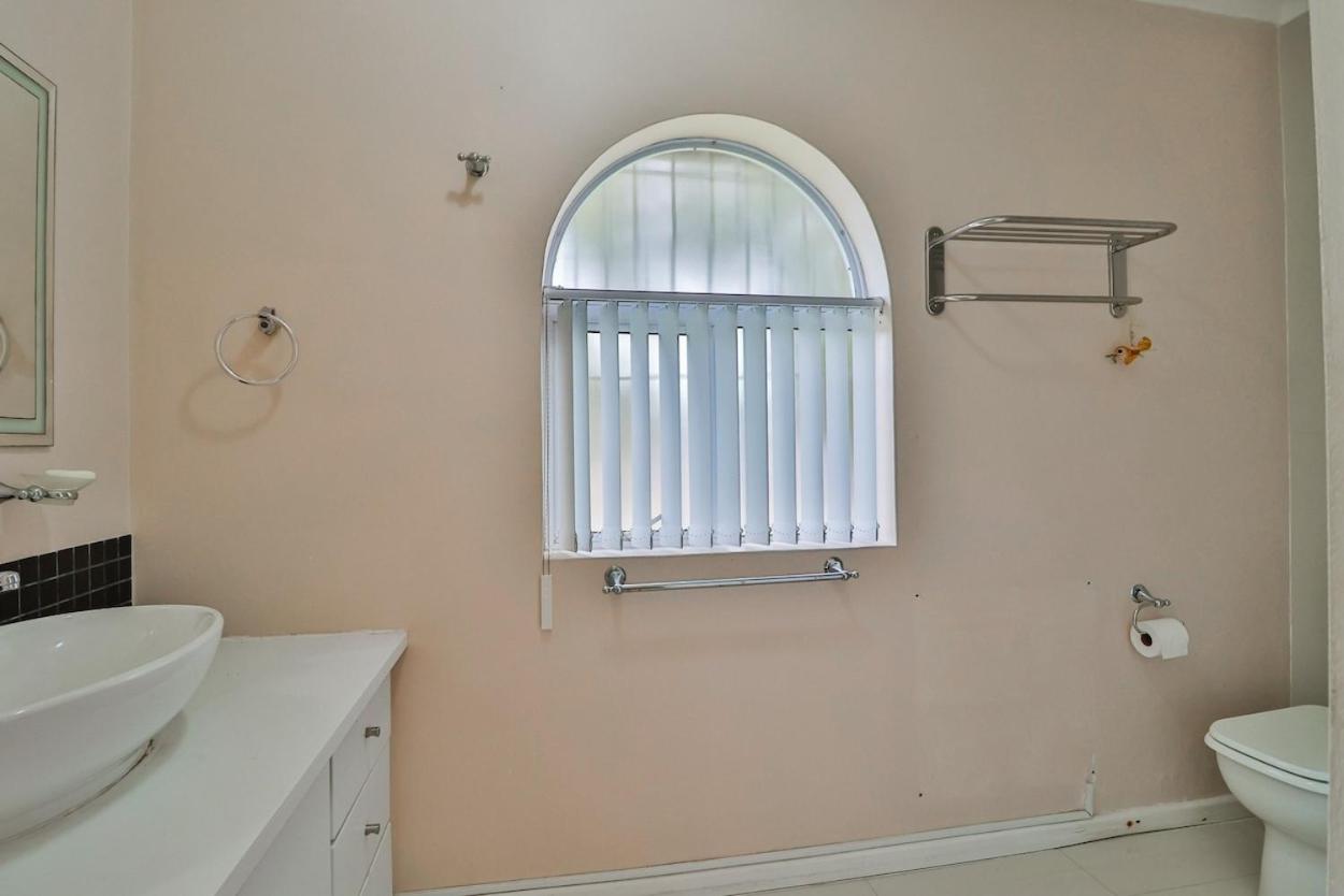 Milnerton Oak Lodge Home Away from Home!