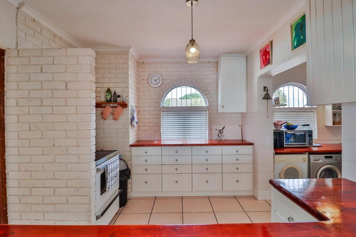 Milnerton Oak Lodge Home Away from Home!