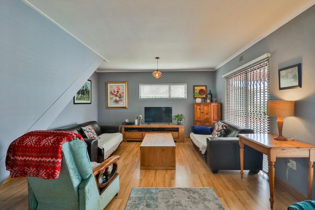 Milnerton Oak Lodge Home Away from Home!