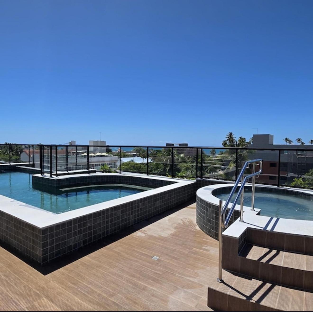 Premium Central 4mim a pé da praia flat completo climatizado