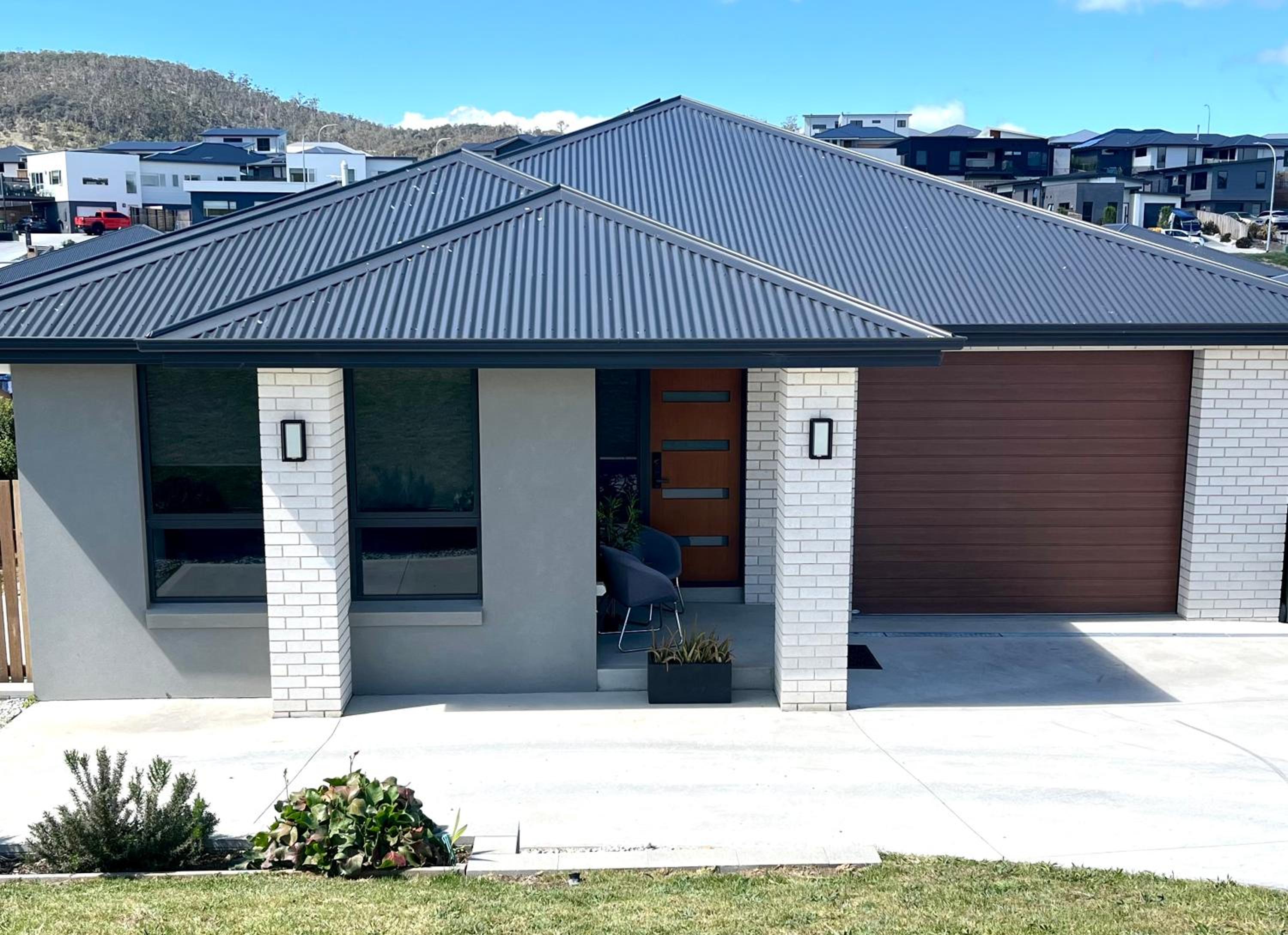 Green Hill Views - Family Home close to Hobart