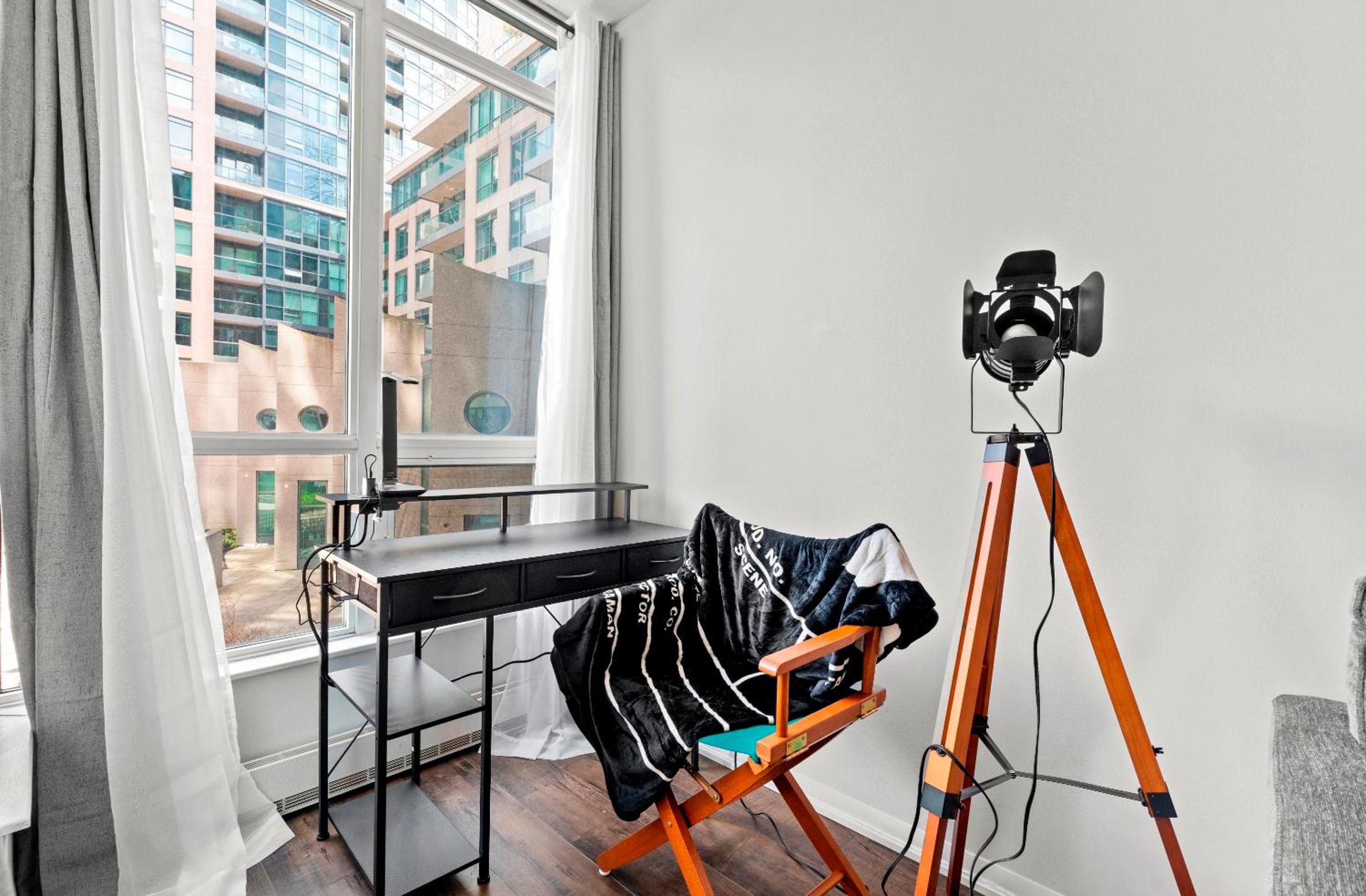 1 Bedroom Condo with Balcony Fort York Downtown Toronto