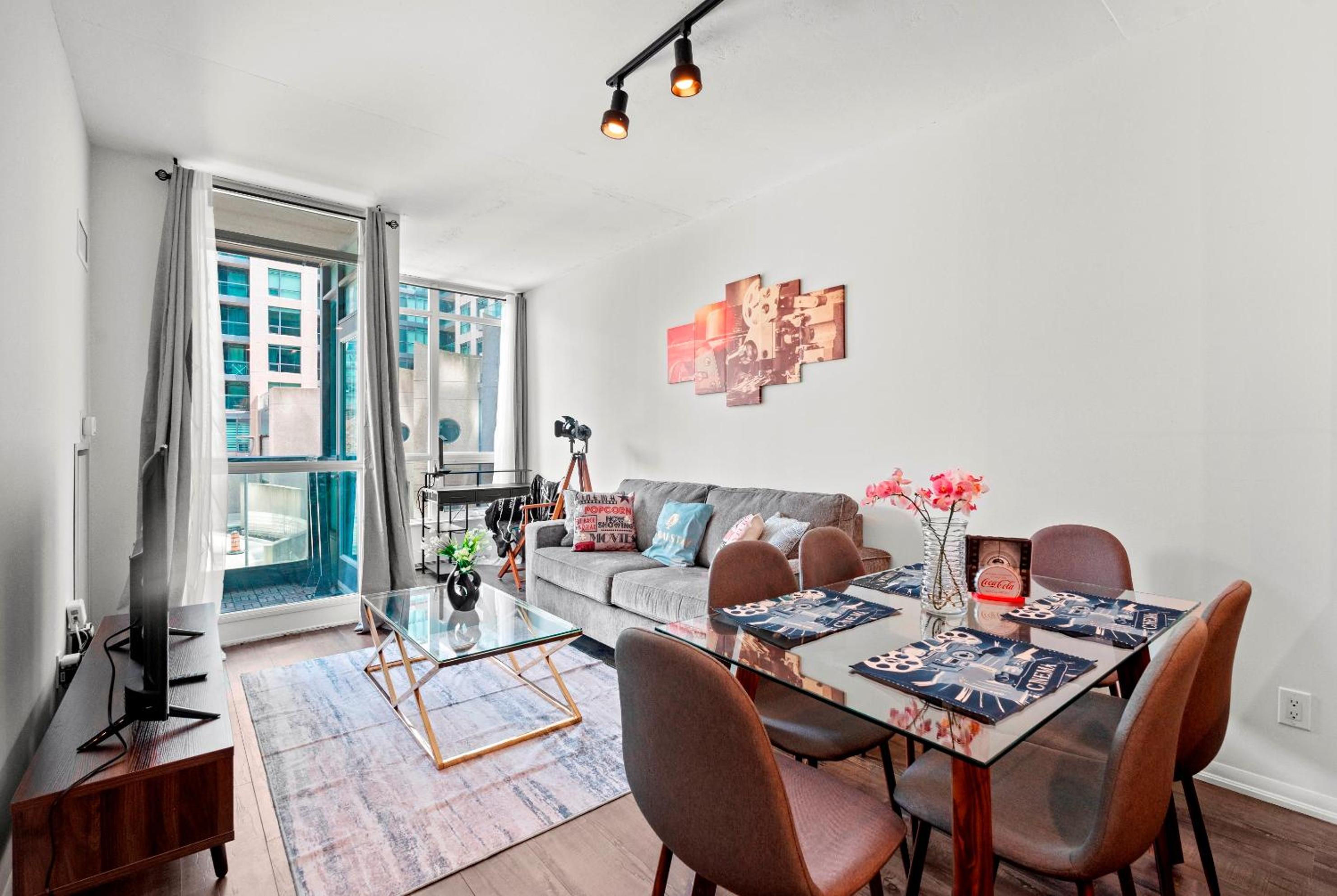 1 Bedroom Condo with Balcony Fort York Downtown Toronto