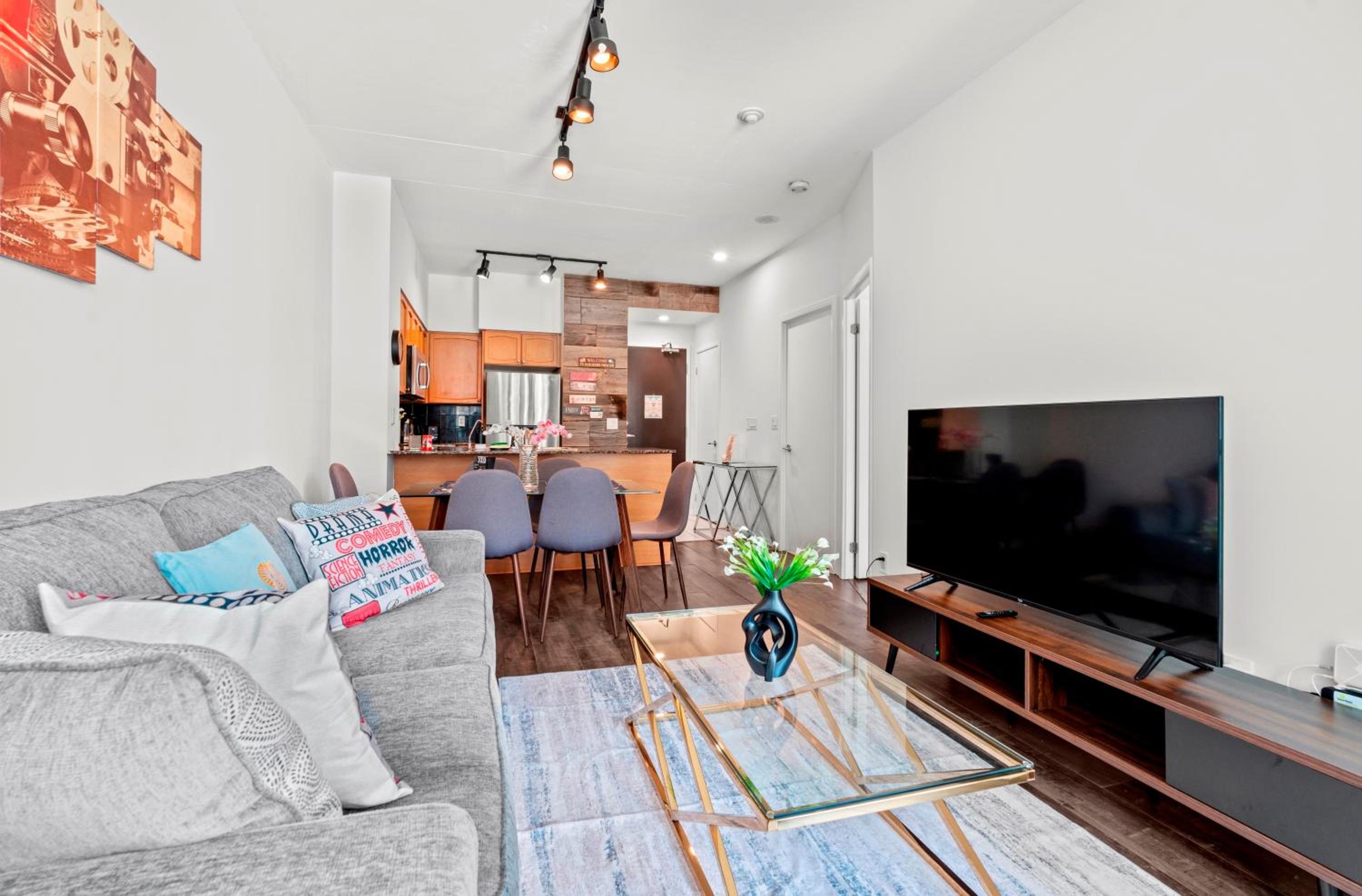 1 Bedroom Condo with Balcony Fort York Downtown Toronto